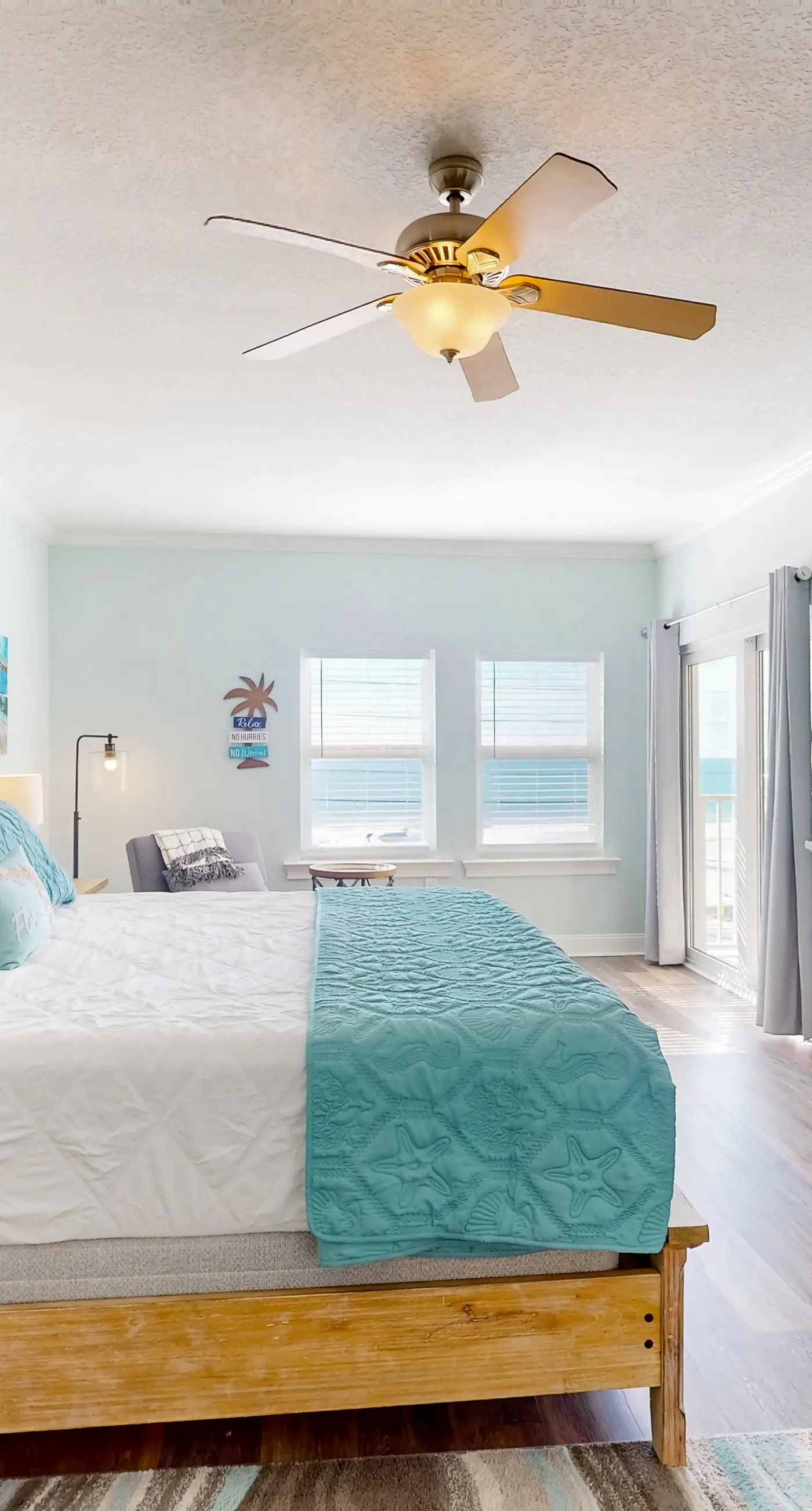 Mexico Beach condo w/ full beach view, central AC, and shared pool & hot tub