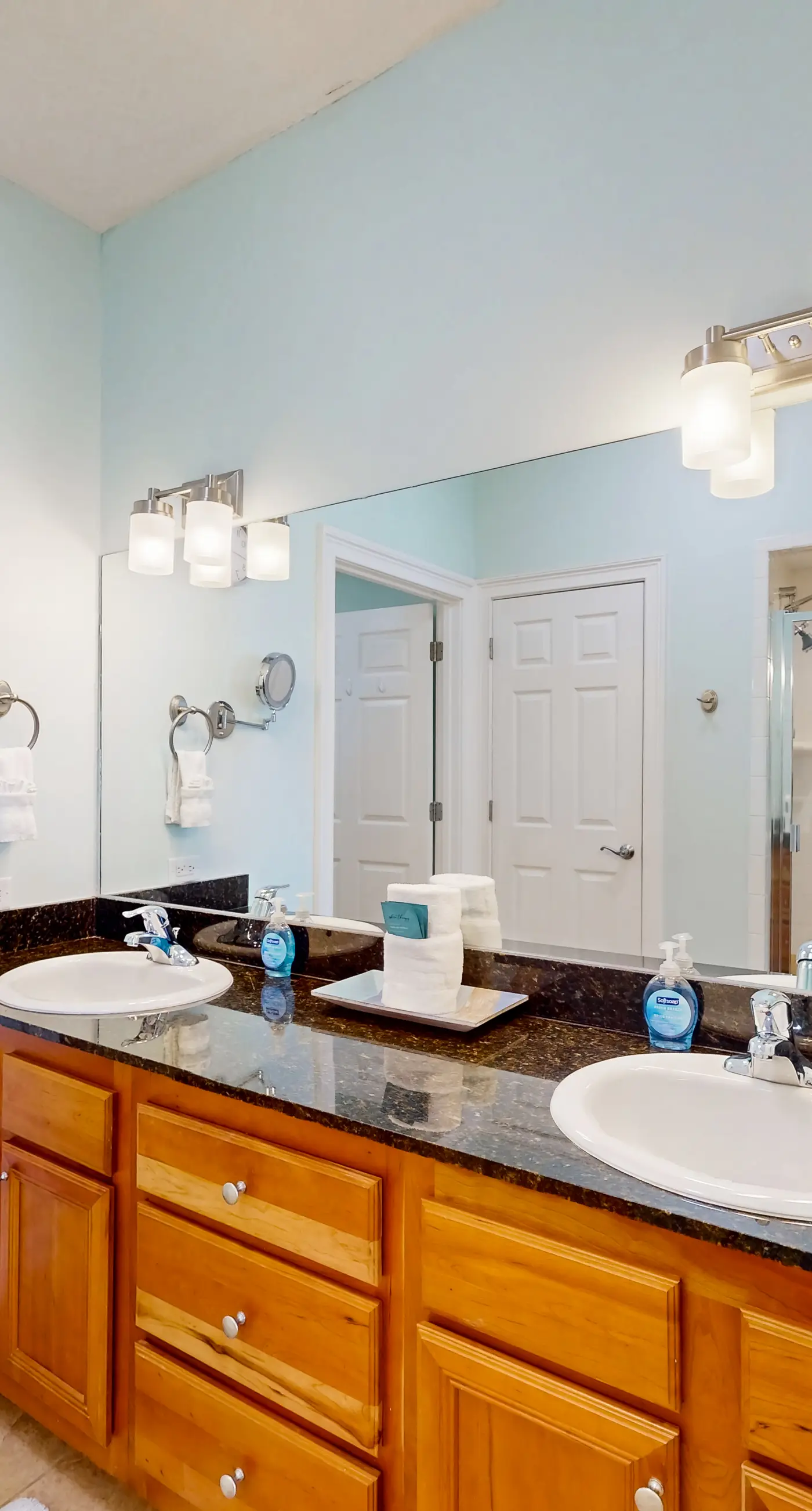 Mexico Beach condo w/ full beach view, central AC, and shared pool & hot tub