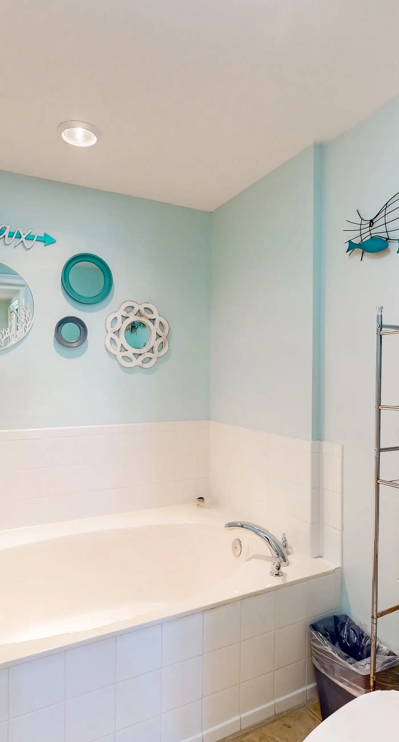 Mexico Beach condo w/ full beach view, central AC, and shared pool & hot tub