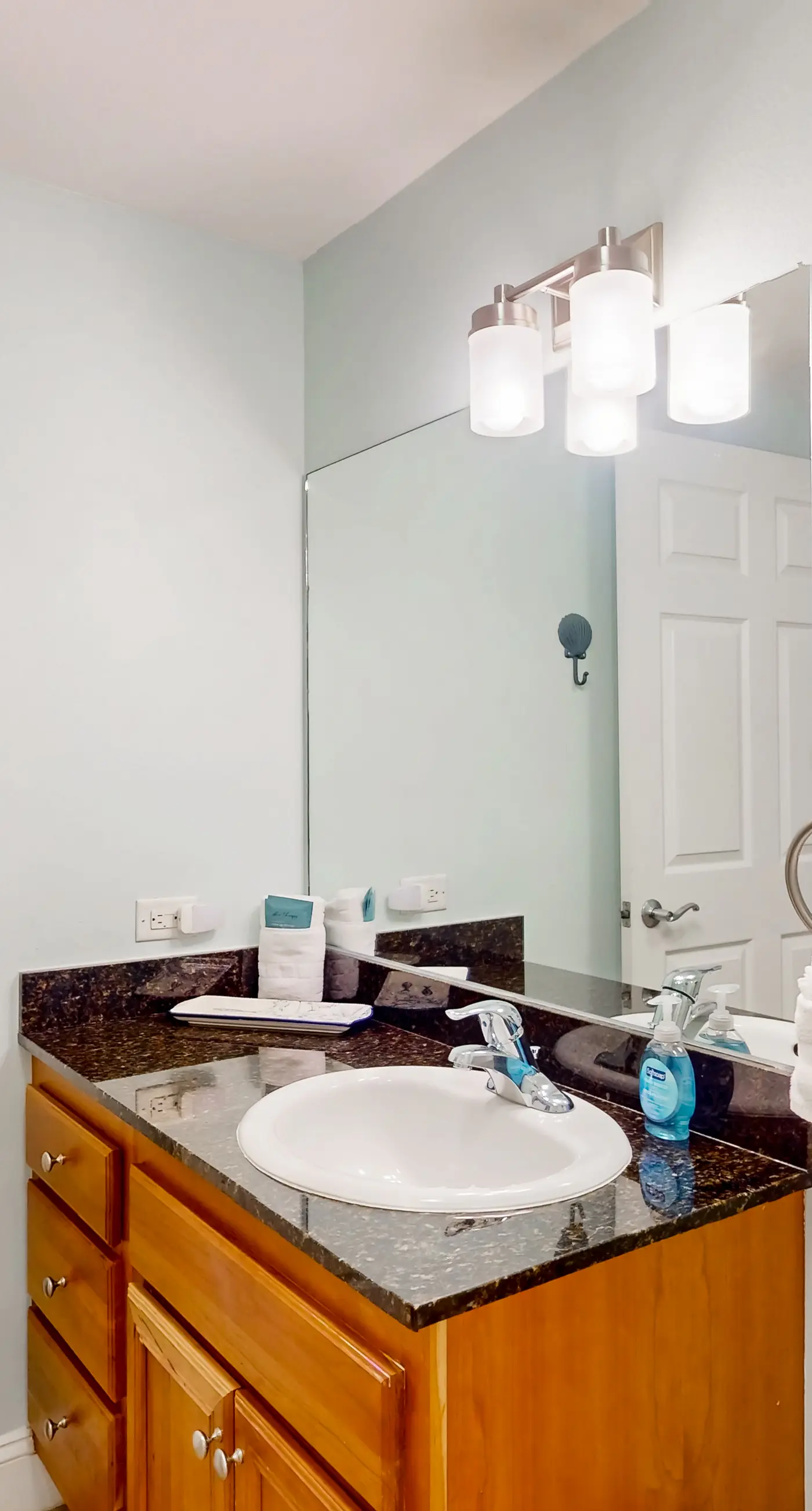 Mexico Beach condo w/ full beach view, central AC, and shared pool & hot tub