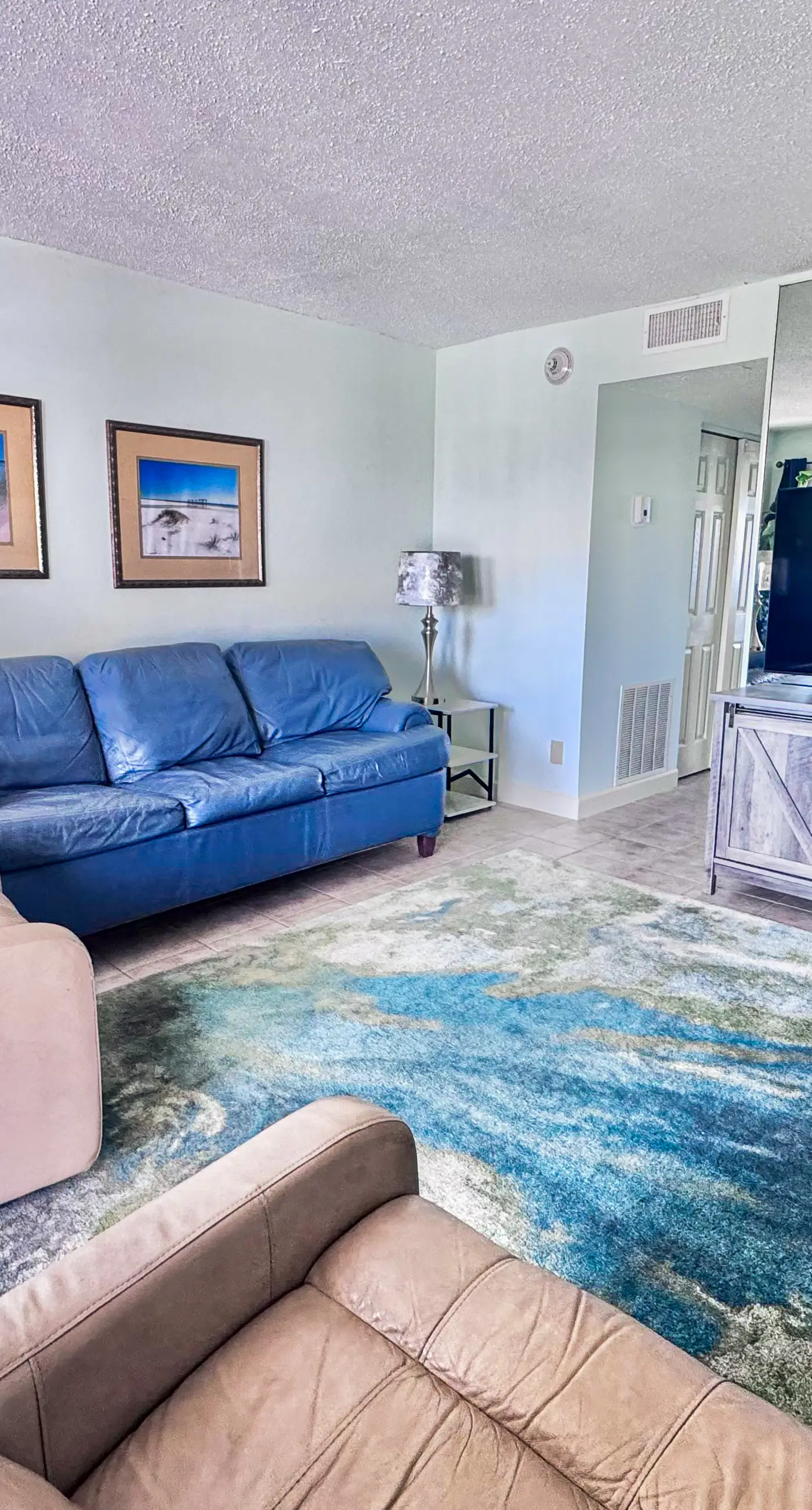 Gorgeous beachfront condo, shared pool and beach access