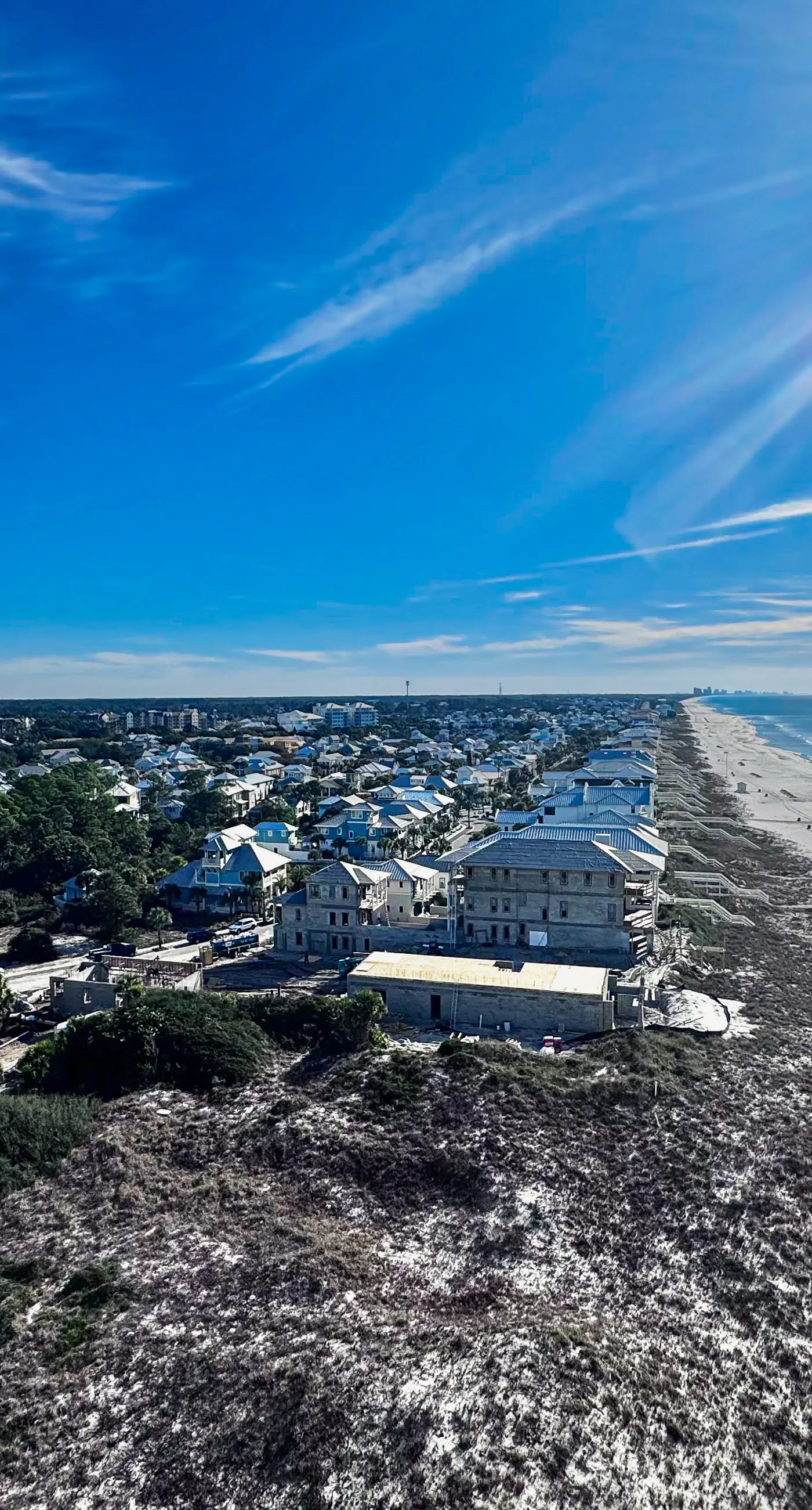 Gorgeous beachfront condo, shared pool and beach access