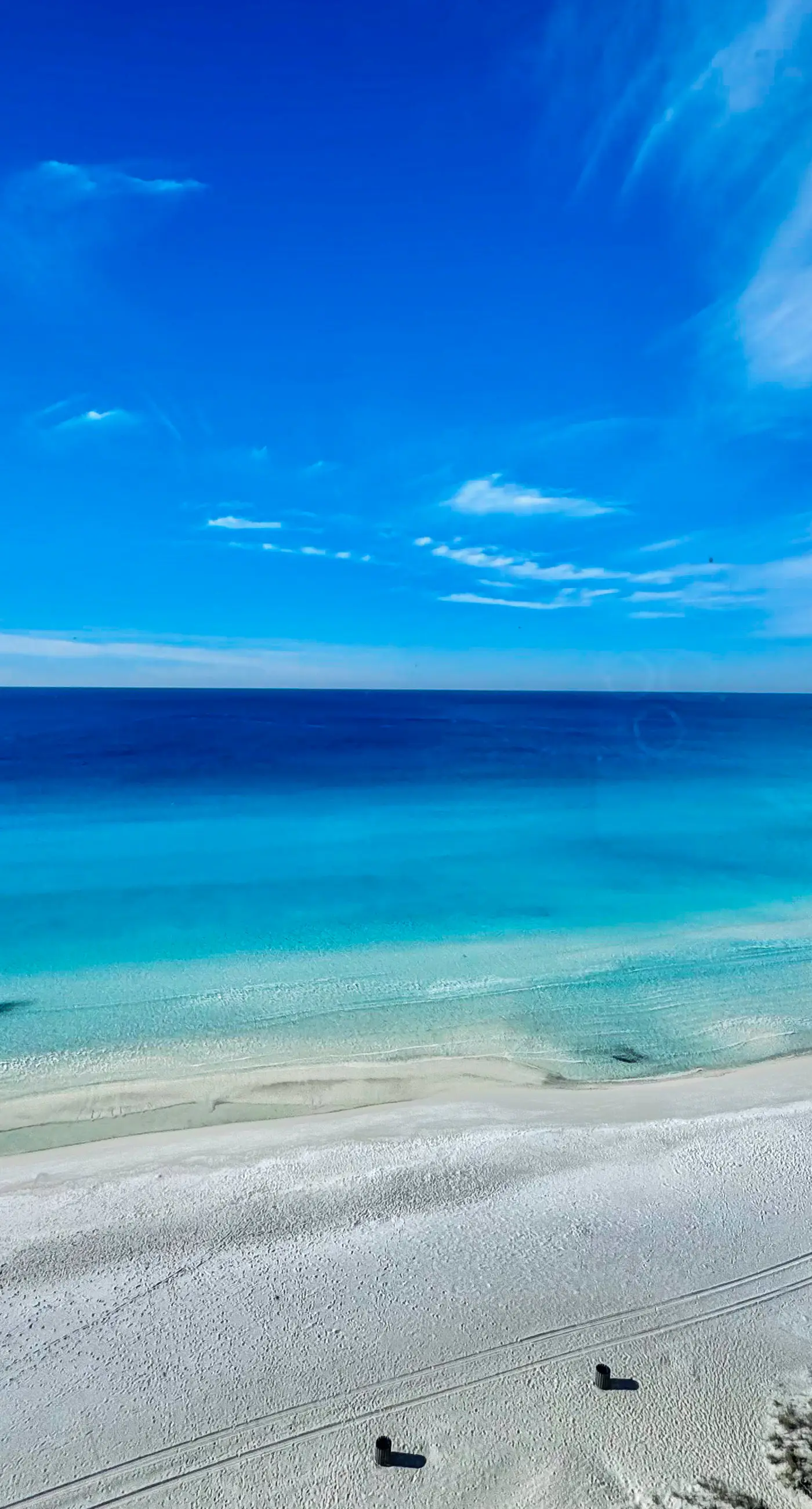 Gorgeous beachfront condo, shared pool and beach access