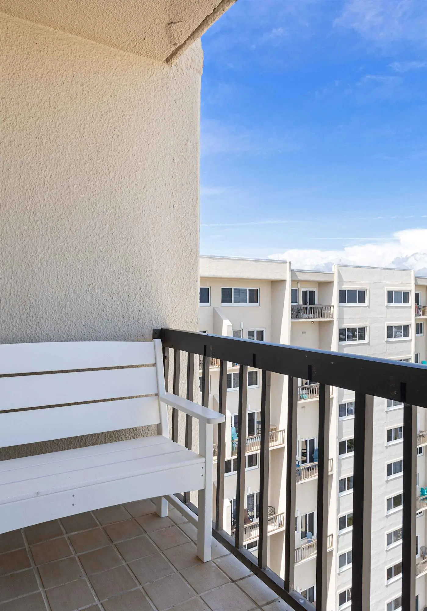 Gorgeous beachfront condo, shared pool and beach access