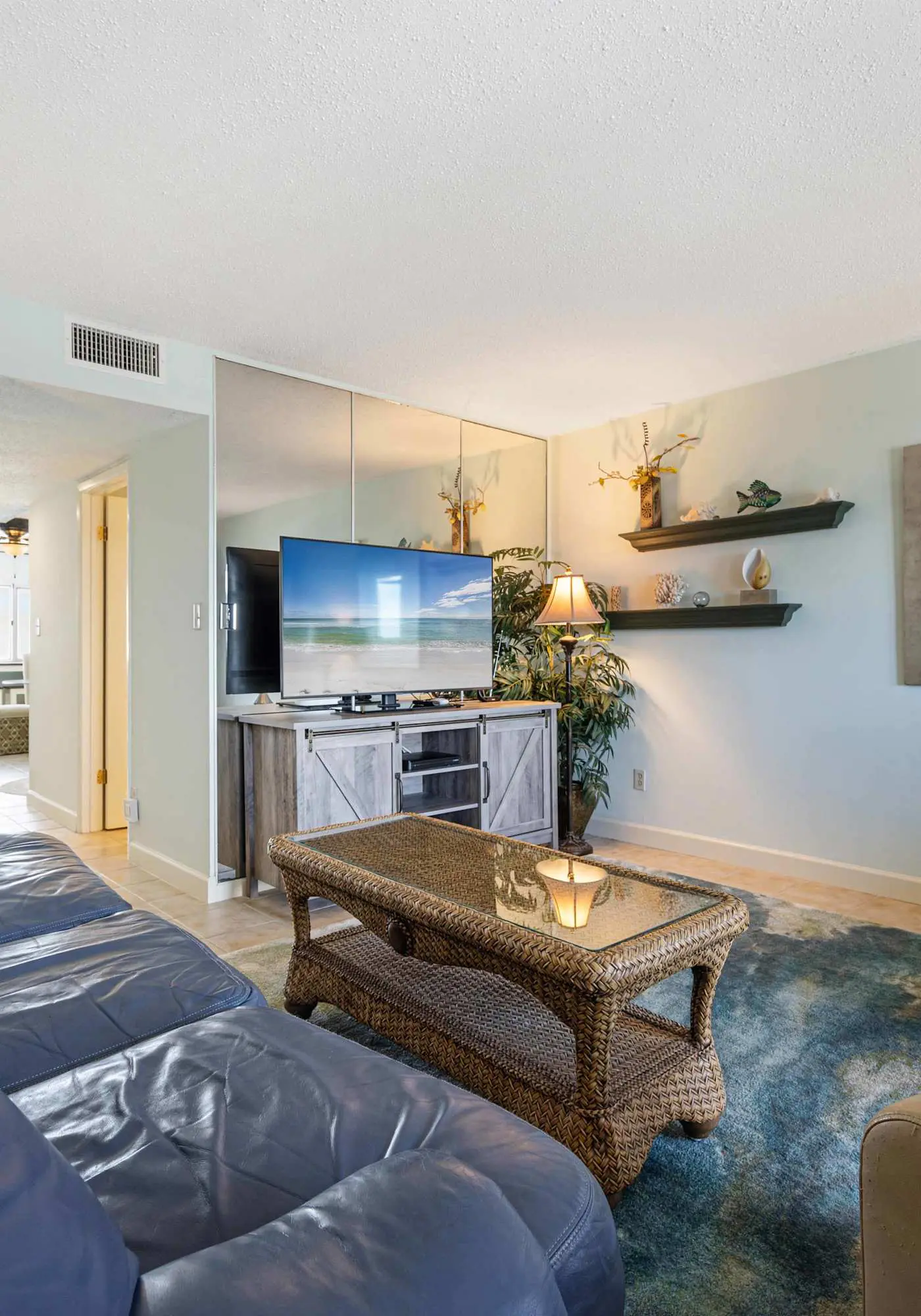 Gorgeous beachfront condo, shared pool and beach access