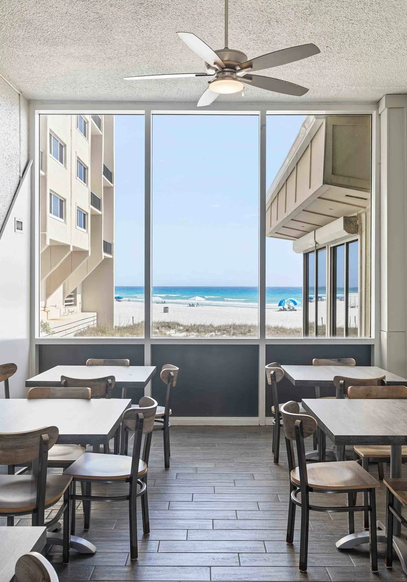 Gorgeous beachfront condo, shared pool and beach access