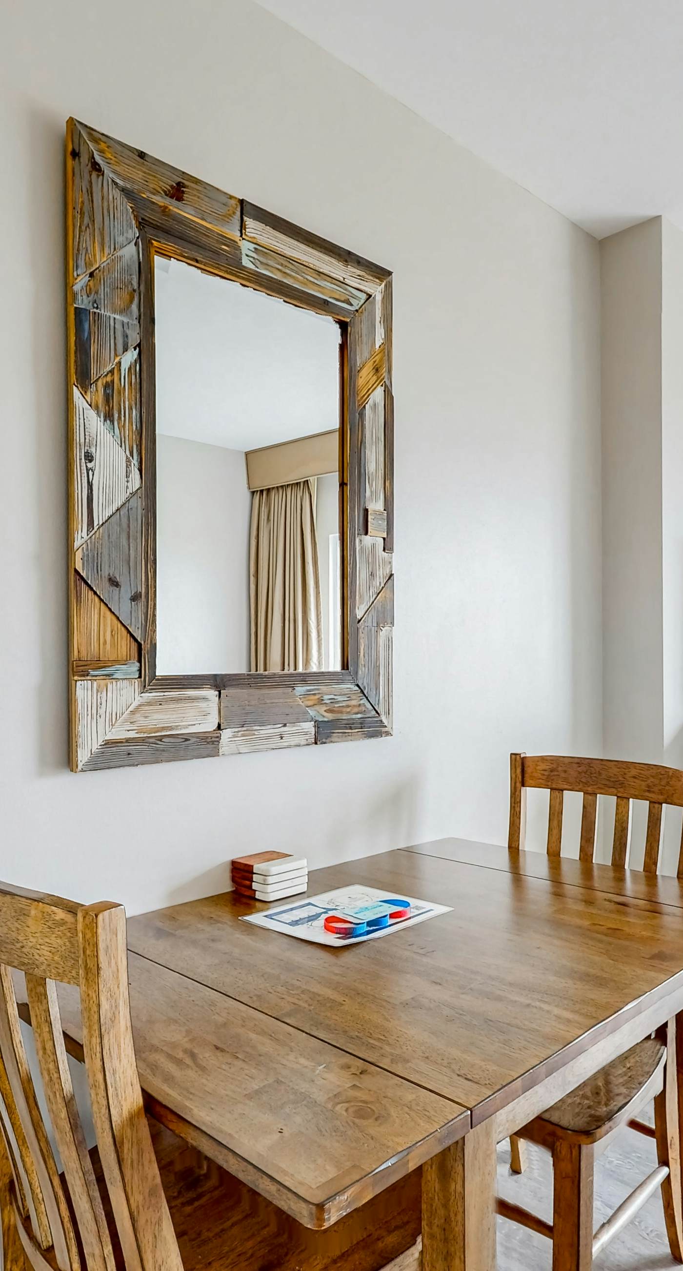 Luau suite w/luxe pool, hot tub & gym - stroll 4 minutes to beach