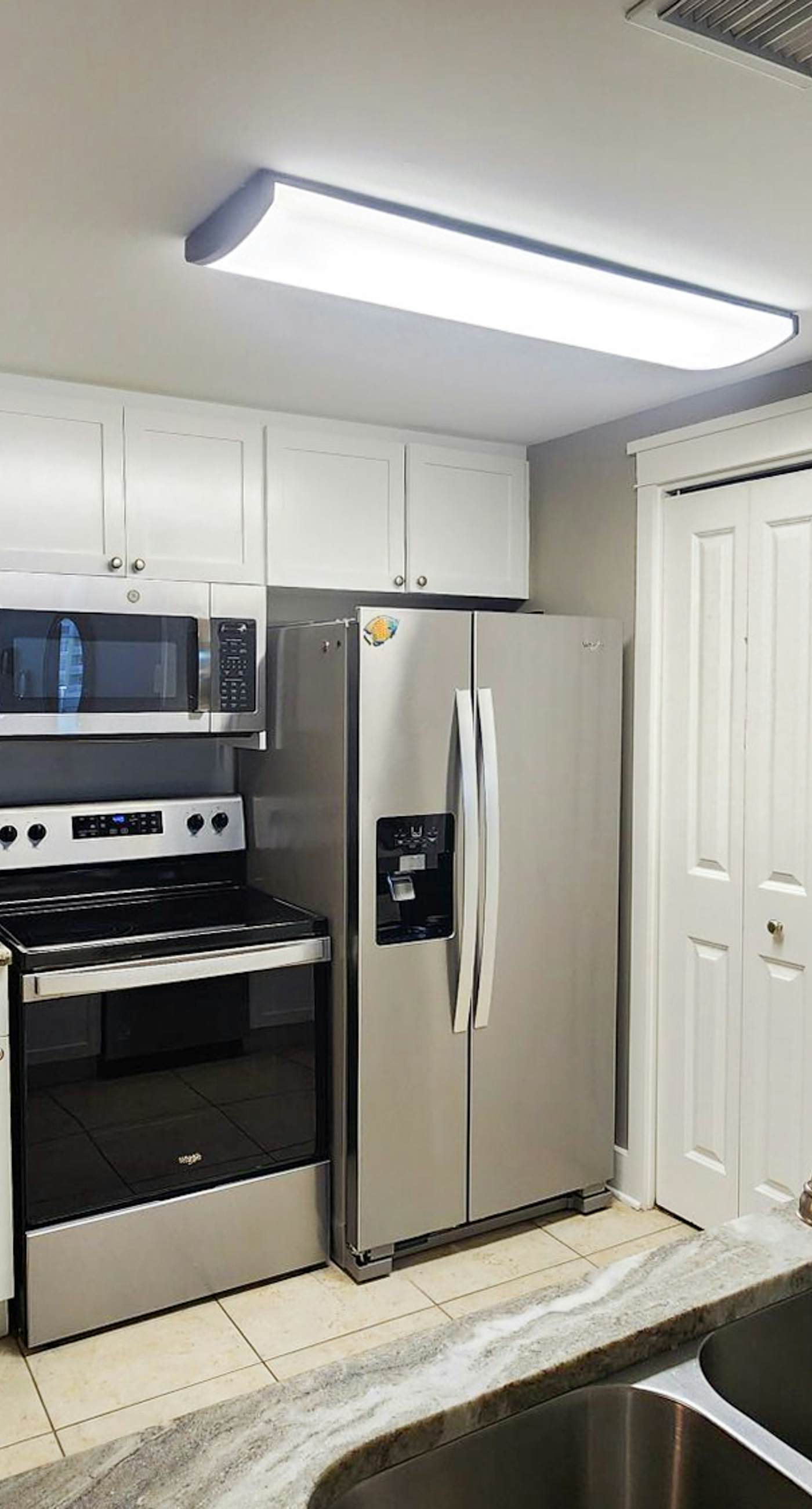 Gulf front resort with shared pool, beach access, Lazy river, washer/dryer