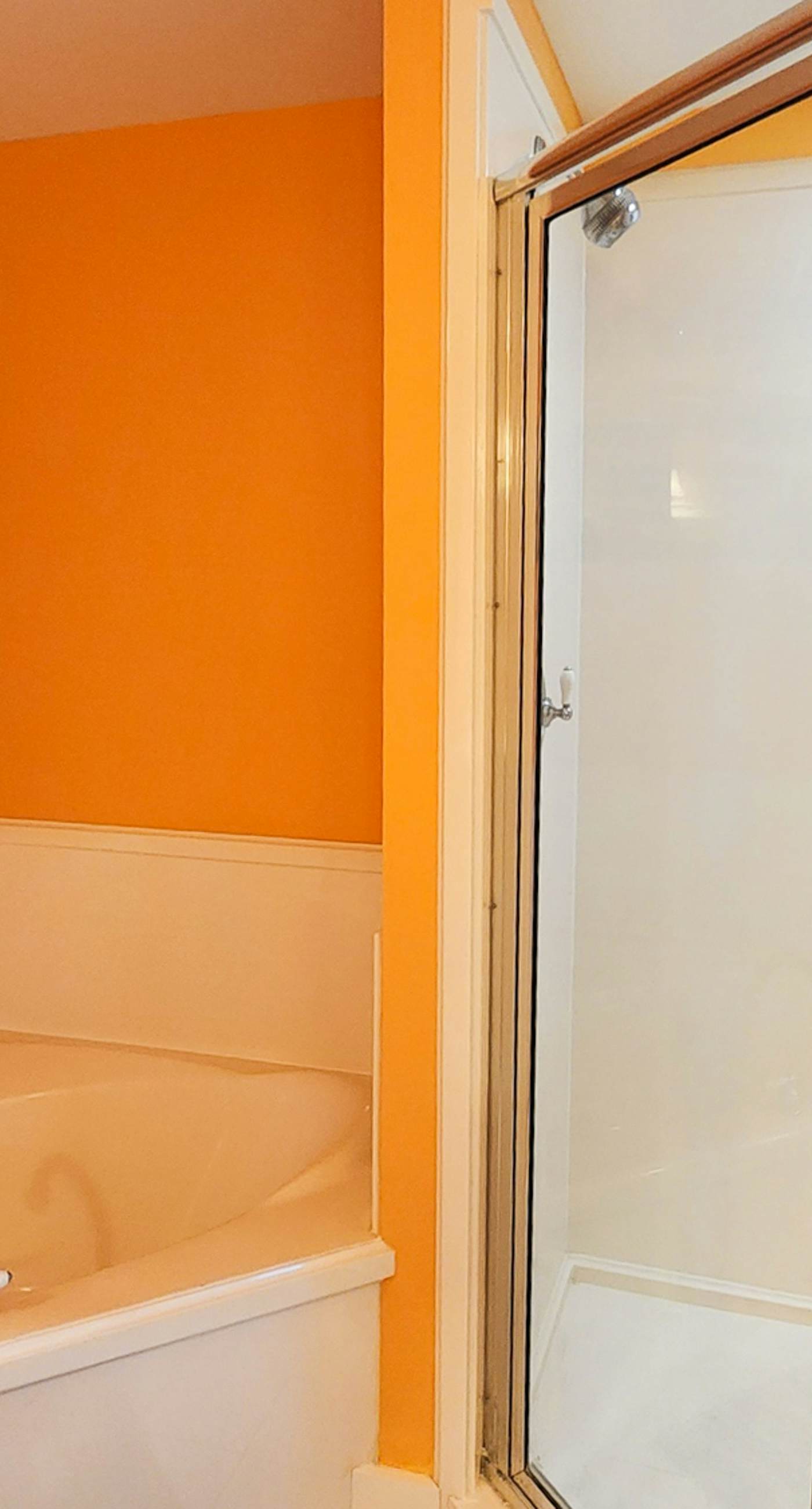 Gulf front resort with shared pool, beach access, Lazy river, washer/dryer