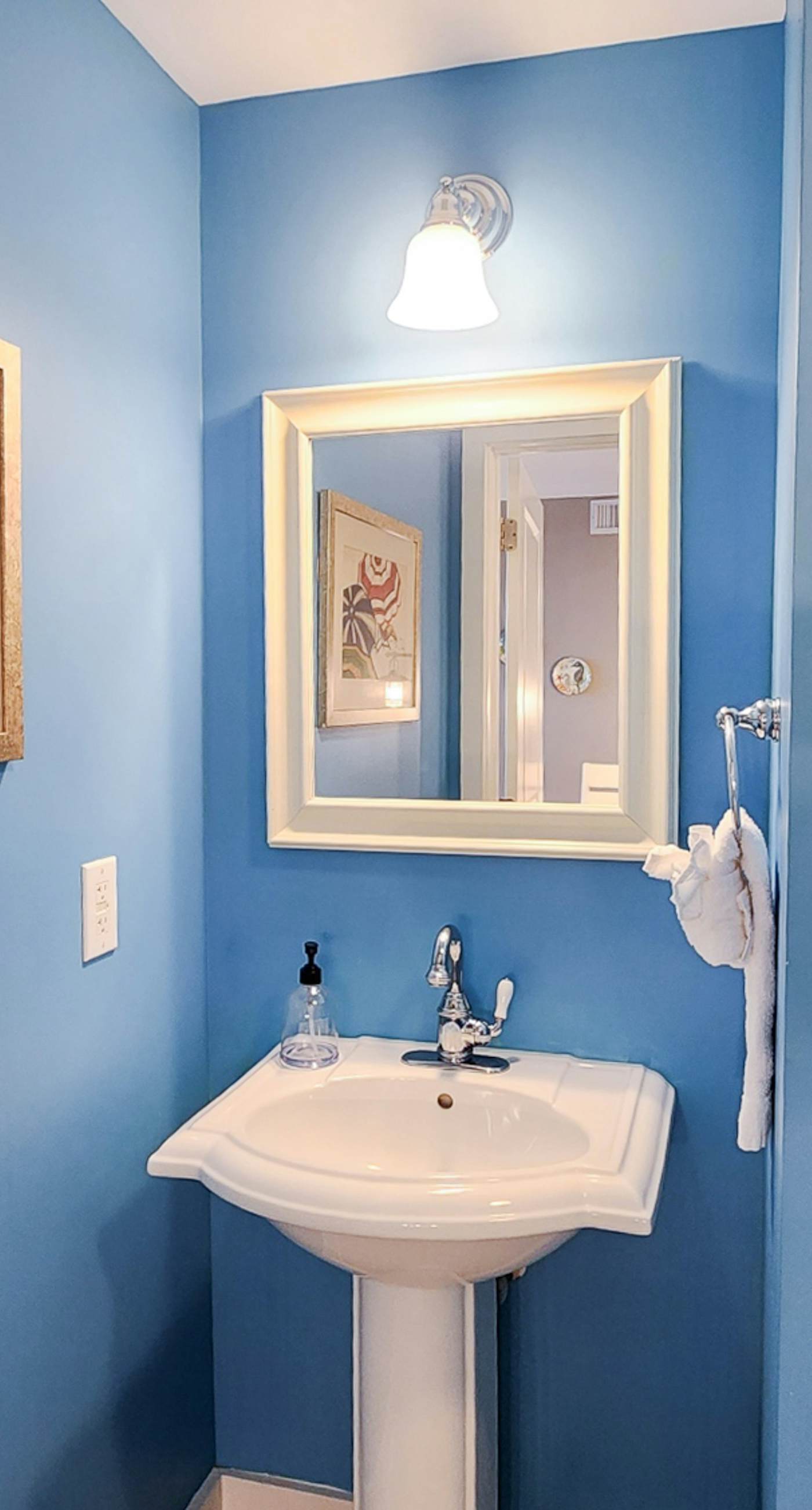 Gulf front resort with shared pool, beach access, Lazy river, washer/dryer