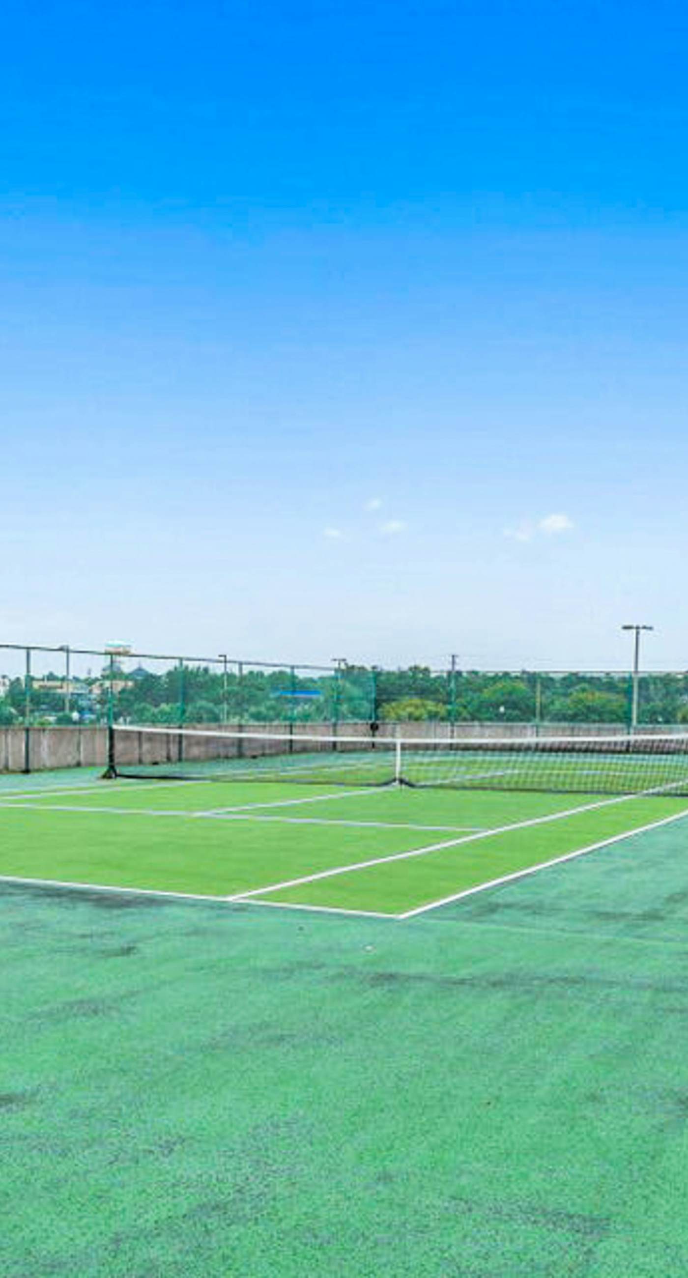  Beachfront Pelican Beach Resort Condo, 9th Fl Gulf Views, Pools & Hot Tub, Destin