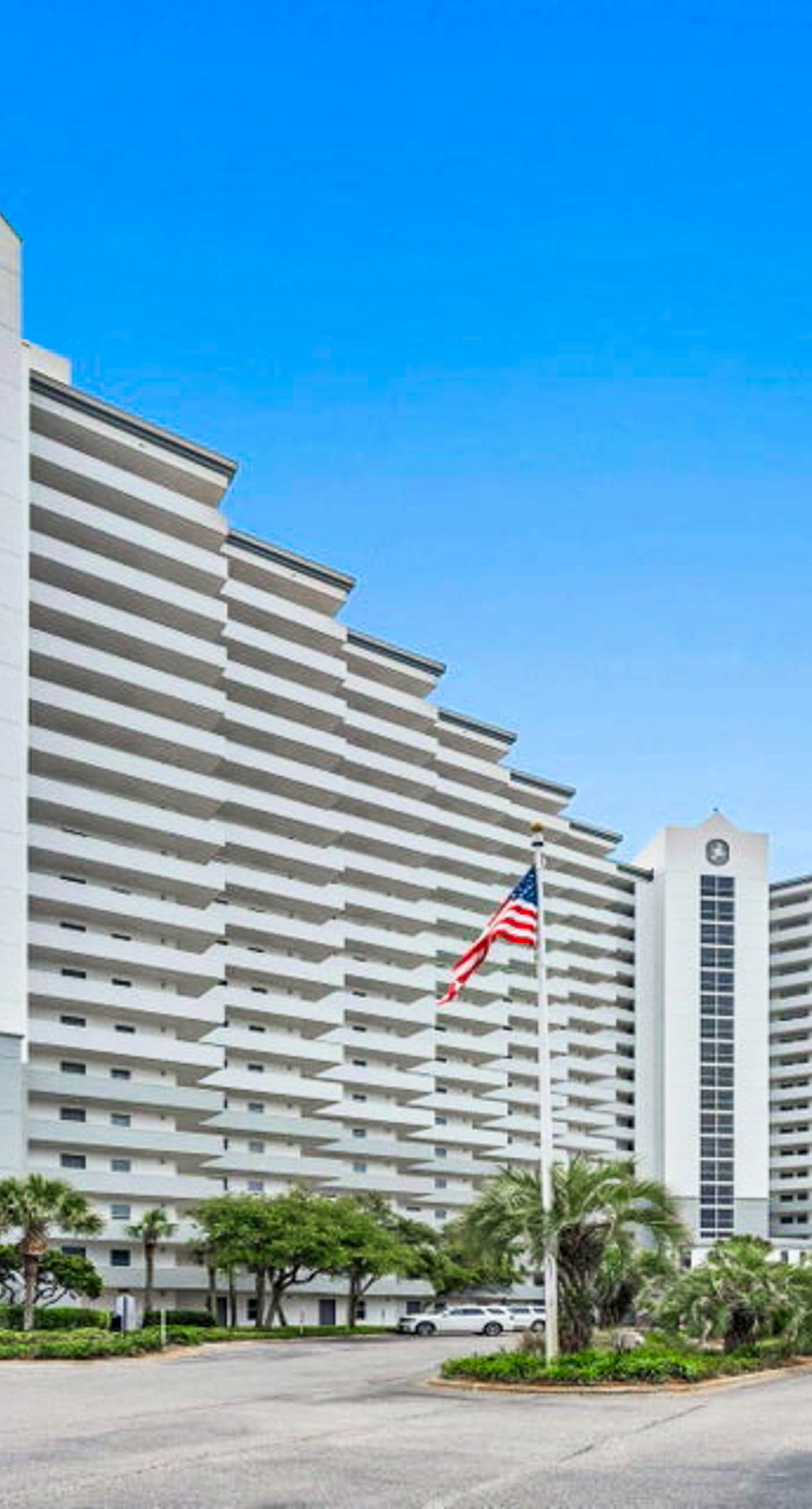  Beachfront Pelican Beach Resort Condo, 9th Fl Gulf Views, Pools & Hot Tub, Destin