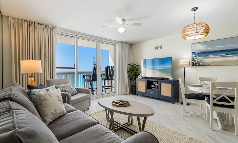 Beachfront Destin Pelican Beach Resort Condo, 9th Fl Gulf Views, Pools & Hot Tub