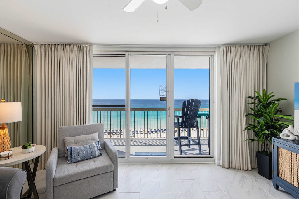 Beachfront Destin Pelican Beach Resort Condo, 9th Fl Gulf Views, Pools & Hot Tub