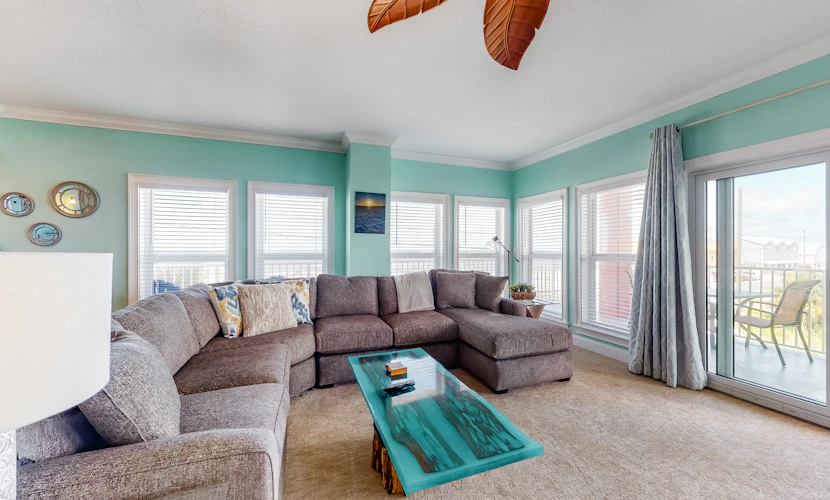 Second Floor Condo a/ Ocean View, Shared Pool & Hot Tub, High-Speed WiFi, & W/D