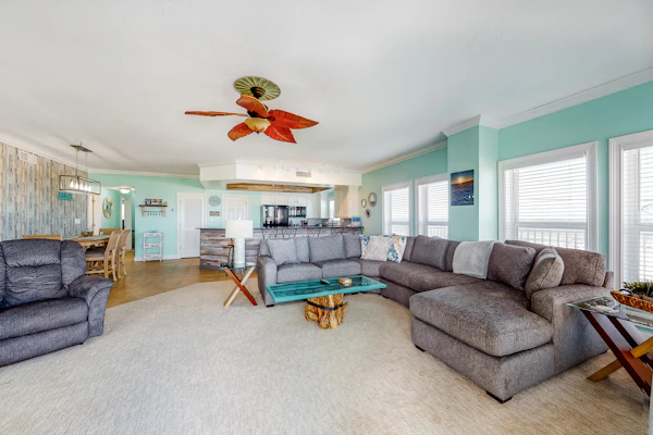 Second Floor Condo a/ Ocean View, Shared Pool & Hot Tub, High-Speed WiFi, & W/D