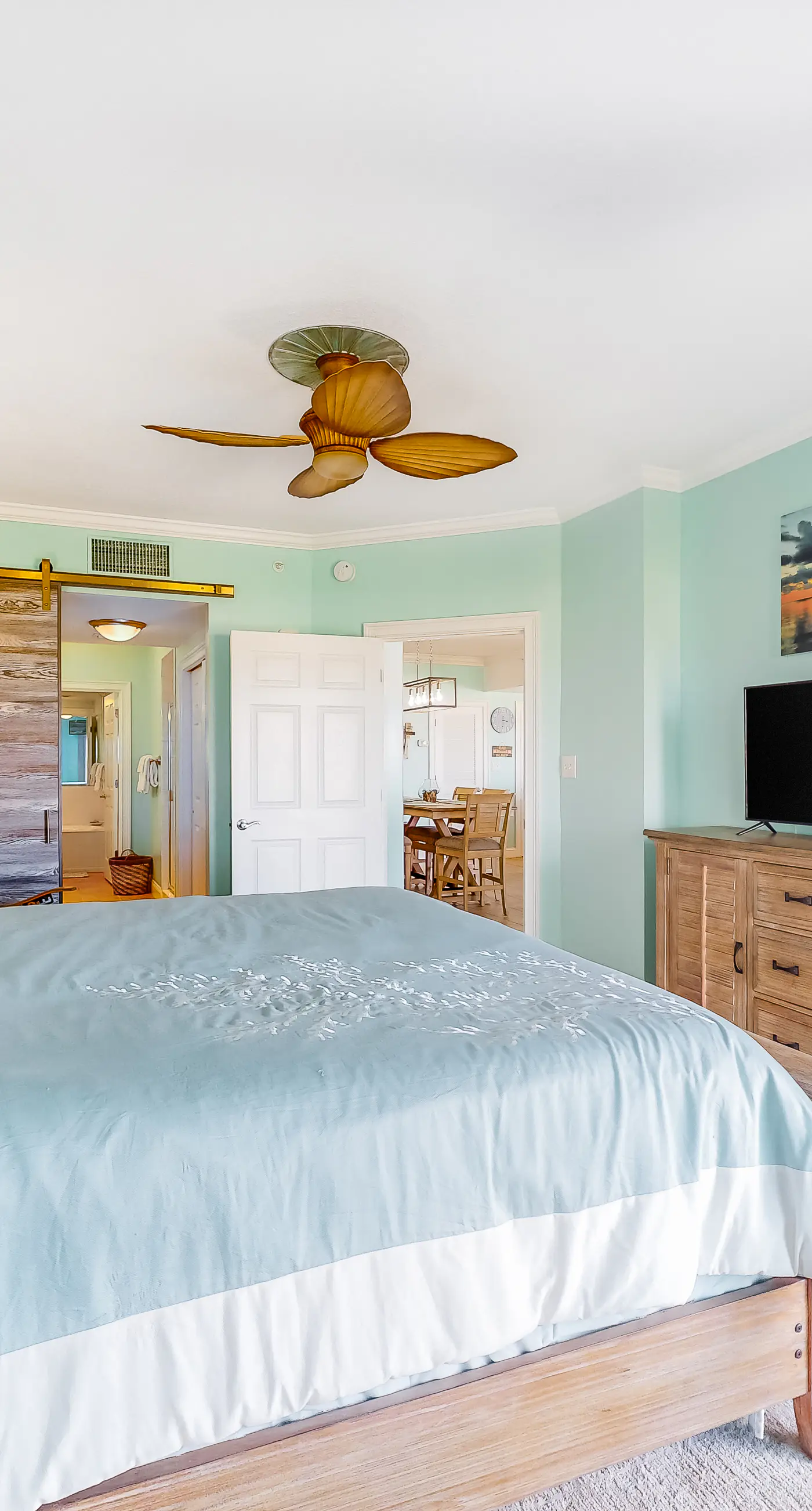 Second Floor Condo a/ Ocean View, Shared Pool & Hot Tub, High-Speed WiFi, & W/D