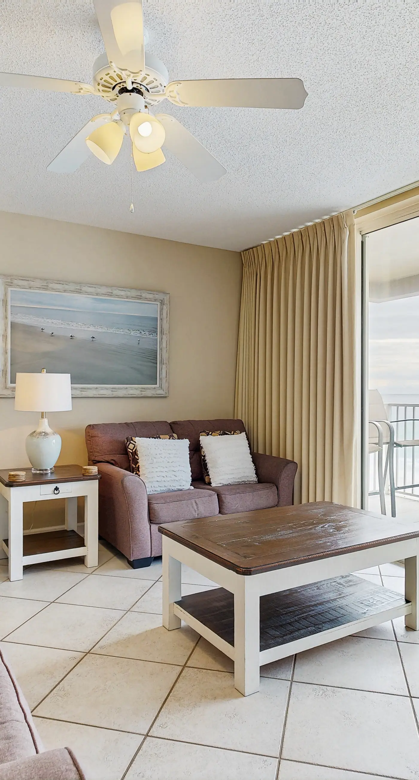 Coastal condo with Gulf views, Shared pool, washer and dryer, Wifi