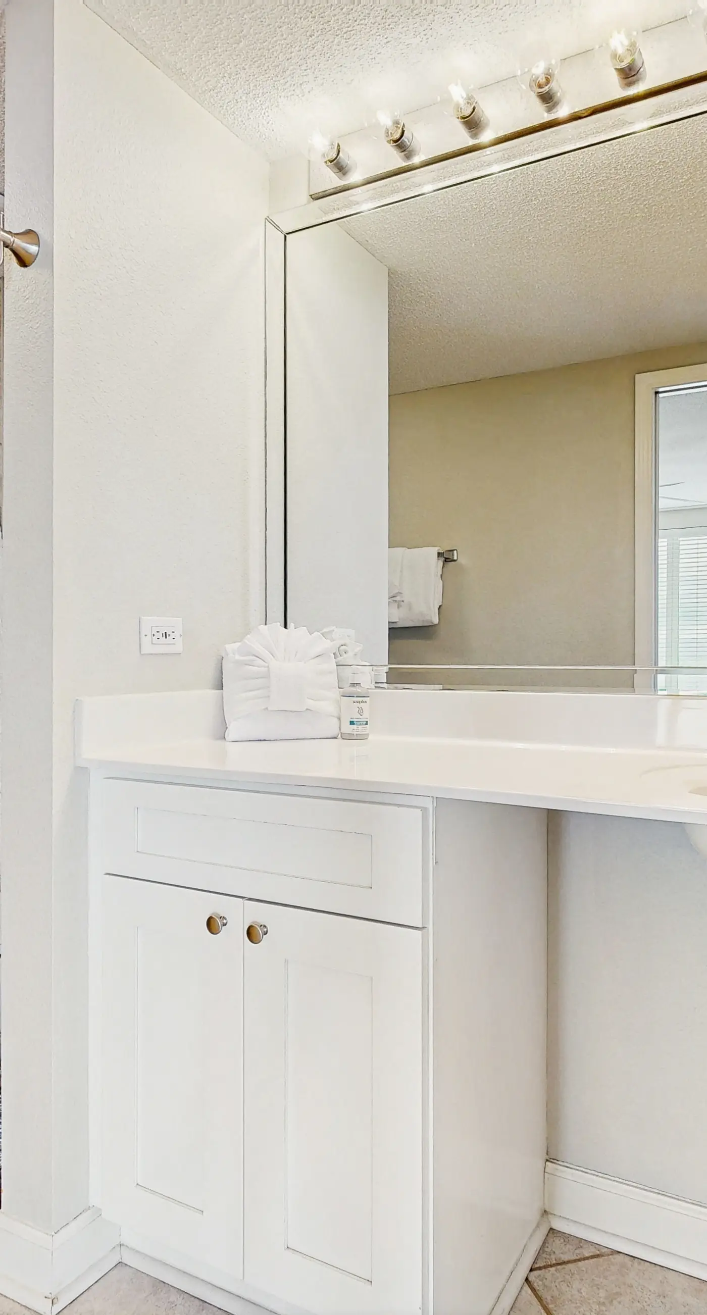 Island Princess 701- Coastal condo with Gulf views, Shared pool, washer and dryer, Wifi