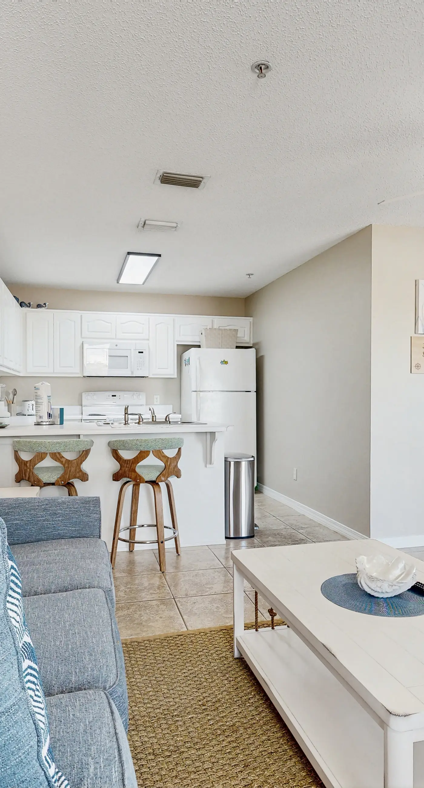 Cozy Coastal Gulf Island Condo with Shared Pool and Beach Access