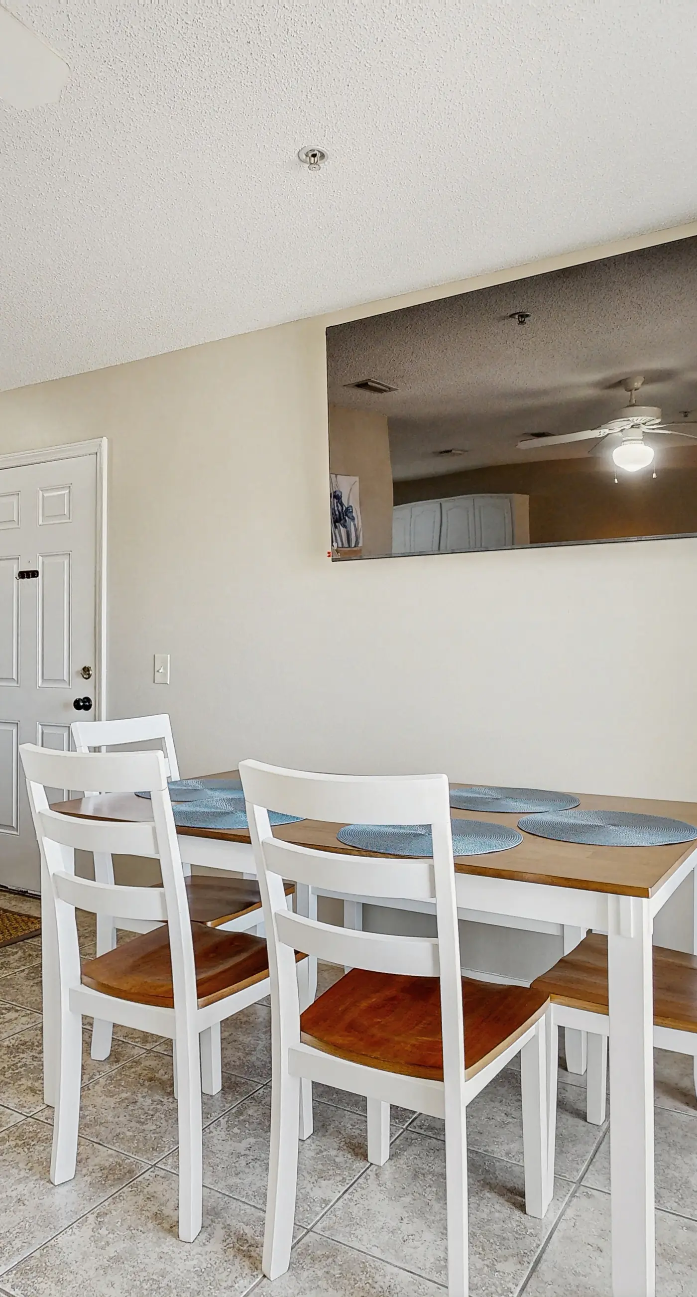 Cozy Coastal Gulf Island Condo with Shared Pool and Beach Access