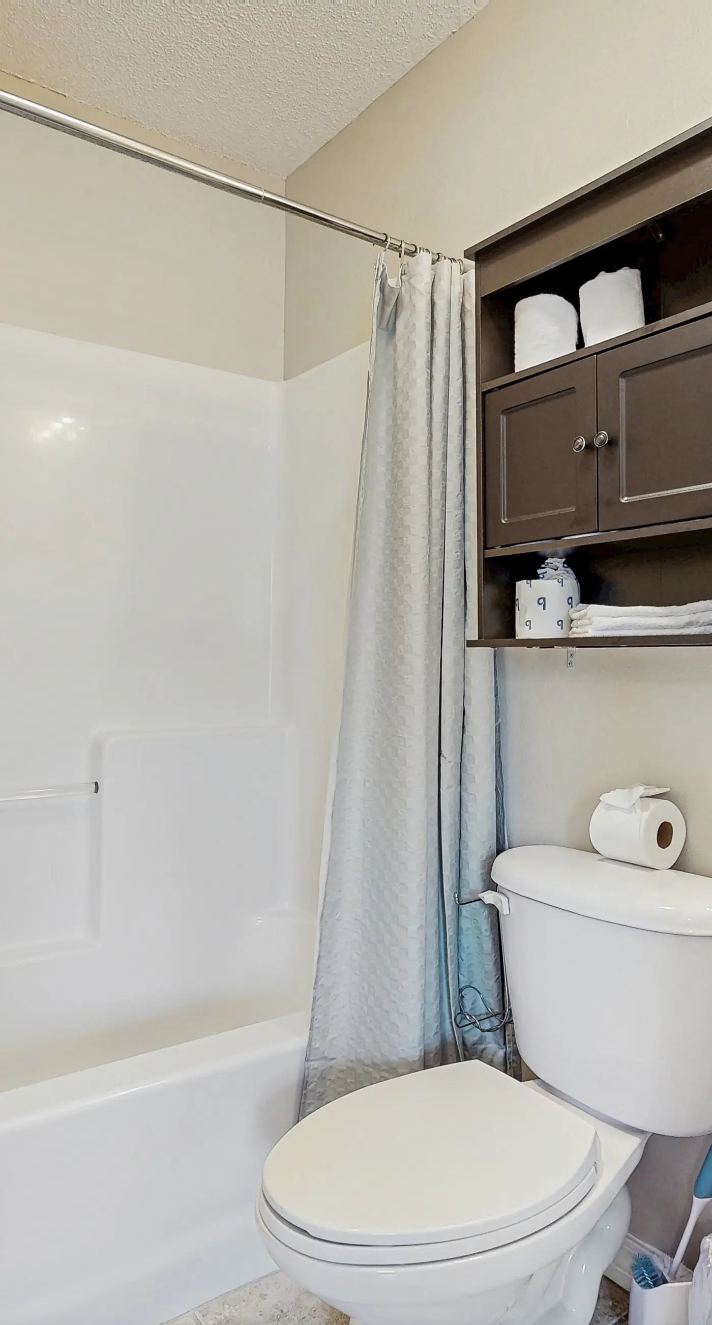 Cozy Coastal Gulf Island Condo with Shared Pool and Beach Access