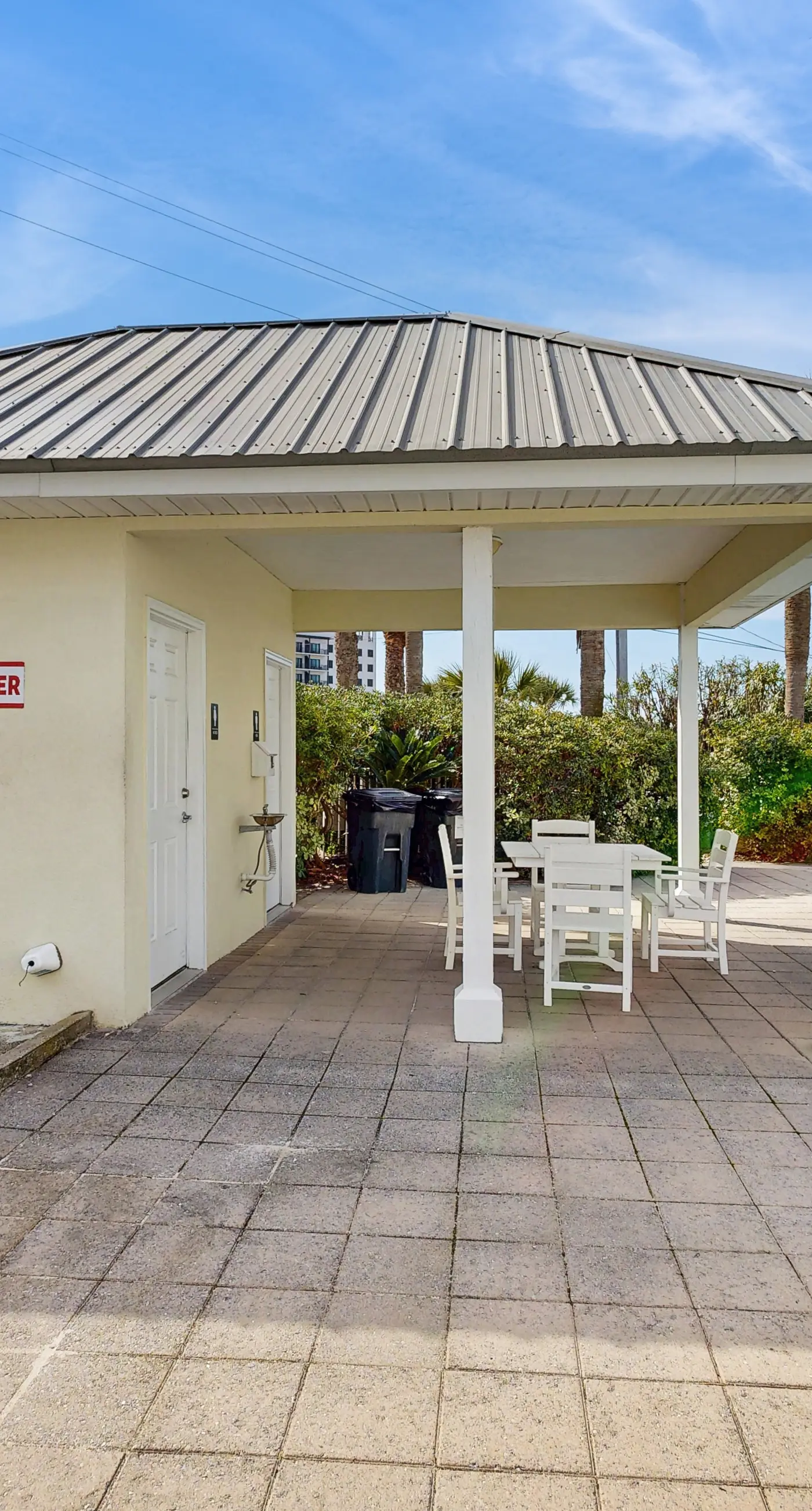 Cozy Coastal Gulf Island Condo with Shared Pool and Beach Access