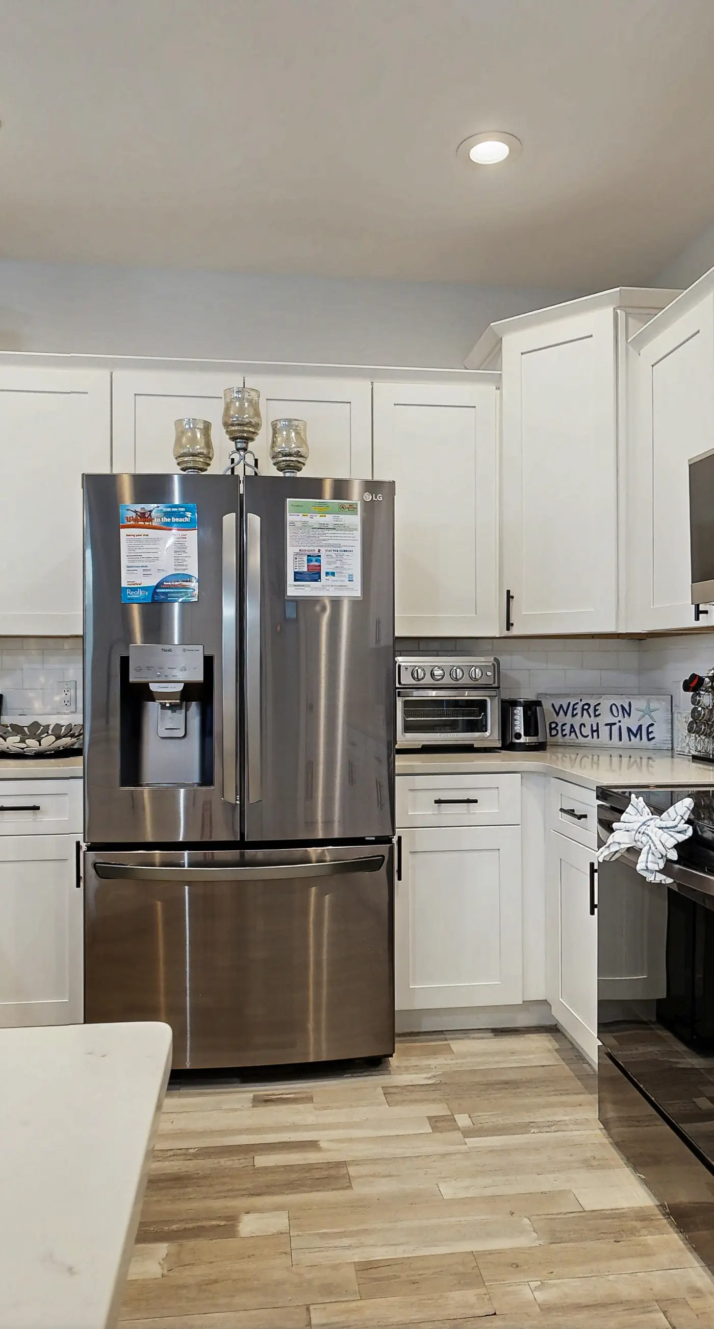 Gorgeous coastal home, dog friendly, private hot tub & close to beach