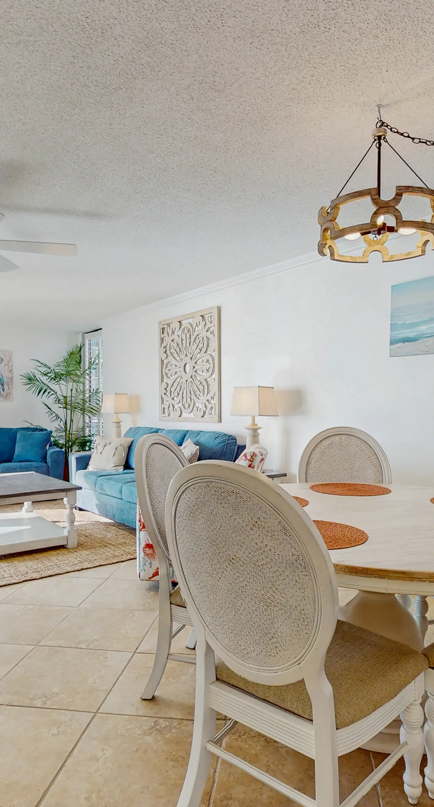Gorgeous beachfront condo, shared pool and beach access