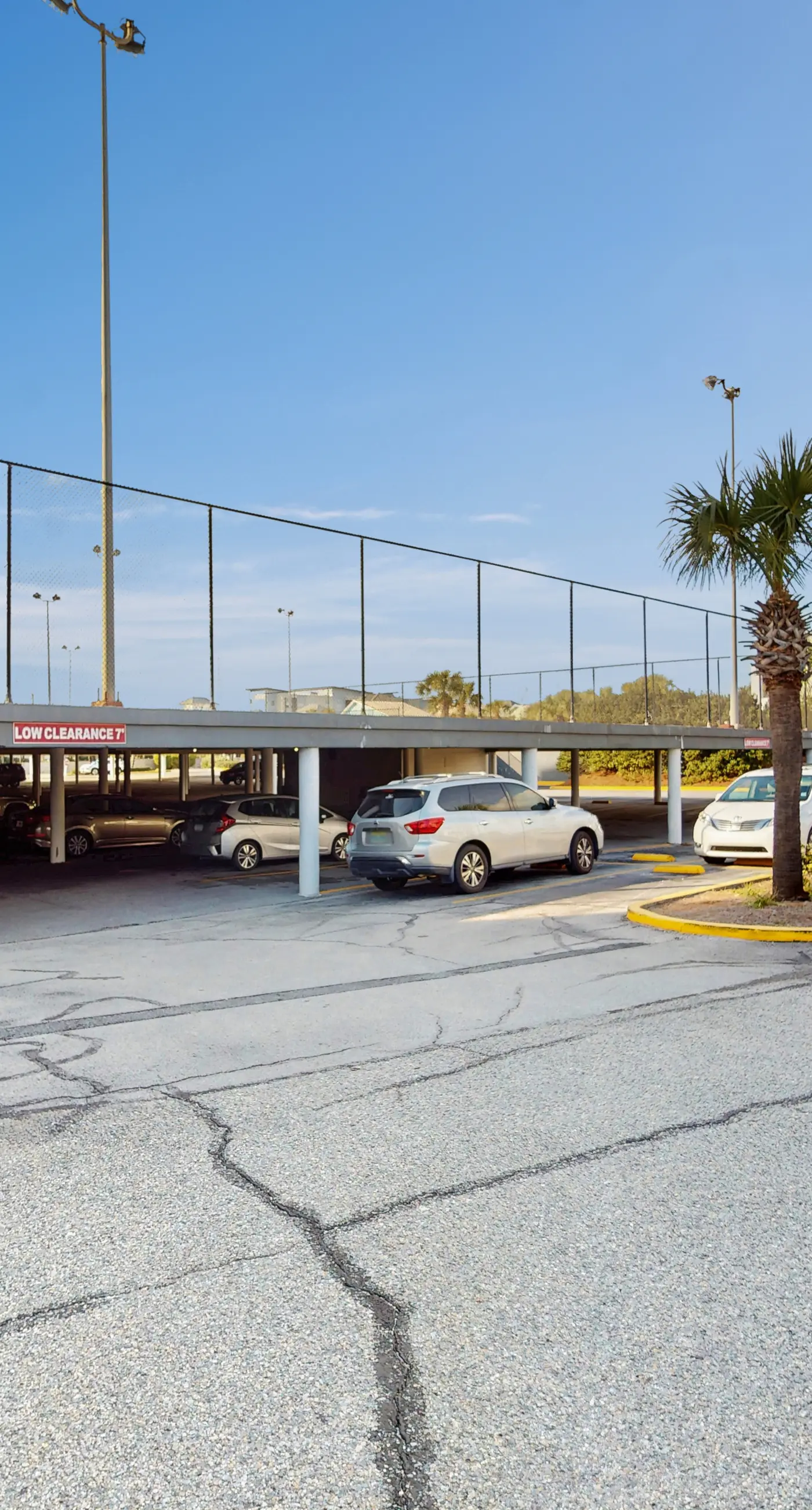 Gorgeous beachfront condo, shared pool and beach access