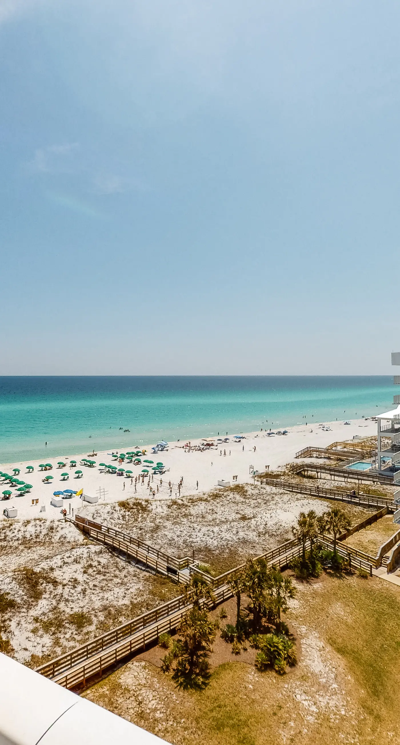 Gorgeous beachfront condo, shared pool and beach access
