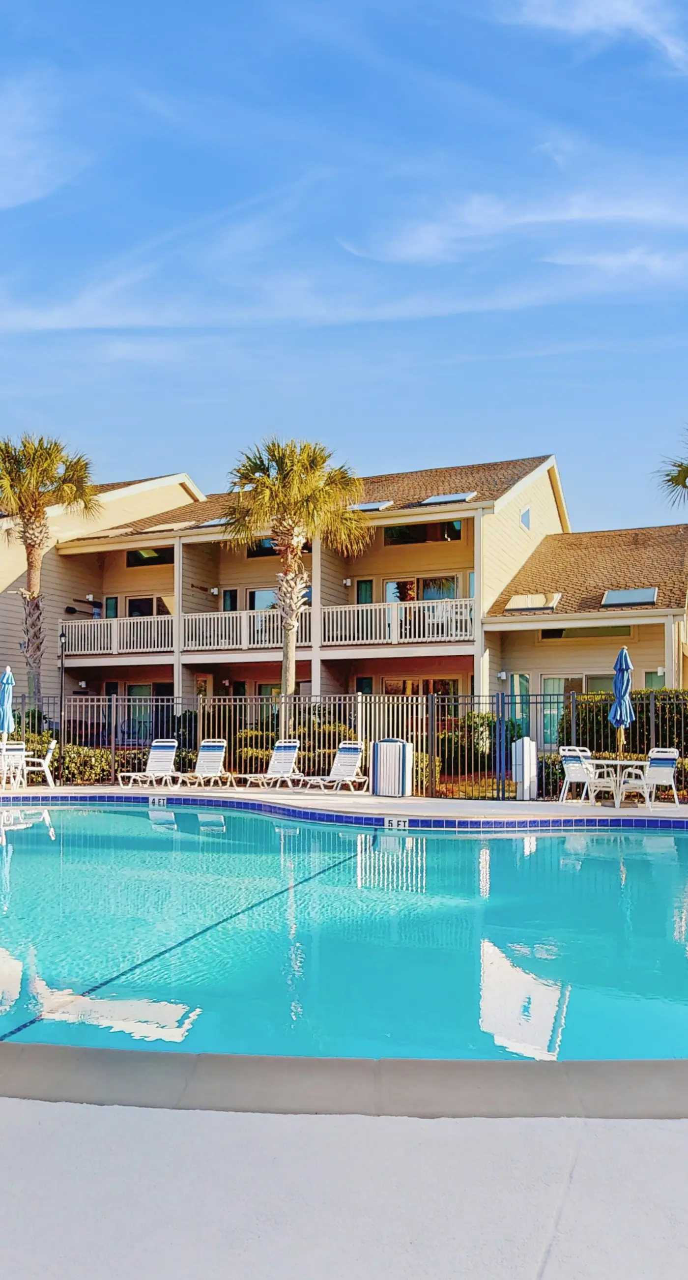 Spacious pet-friendly villa with full kitchen, shared pool & private beach access