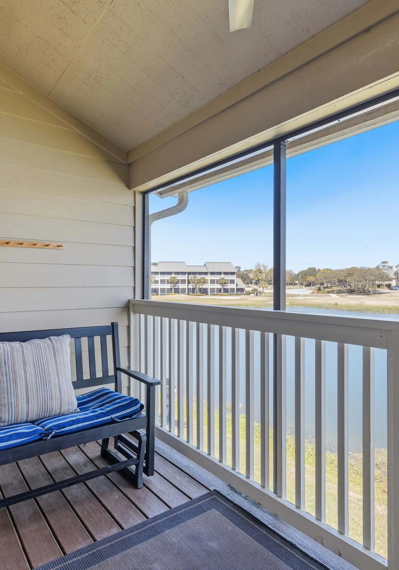 Spacious pet-friendly villa with full kitchen, shared pool & private beach access