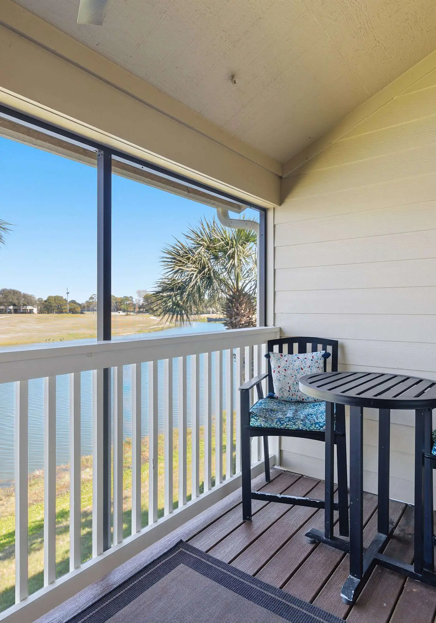 Spacious pet-friendly villa with full kitchen, shared pool & private beach access