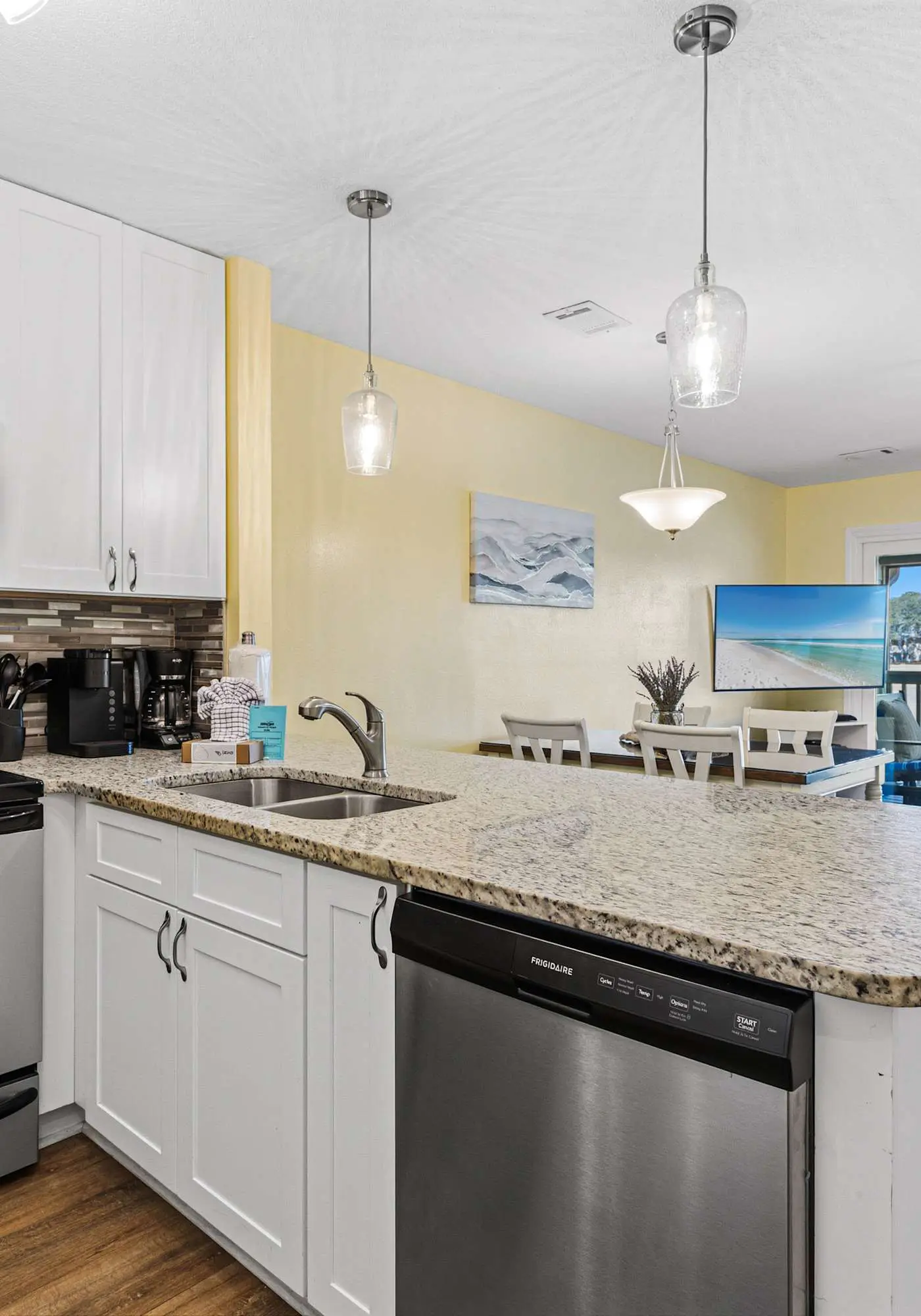 Spacious pet-friendly villa with full kitchen, shared pool & private beach access