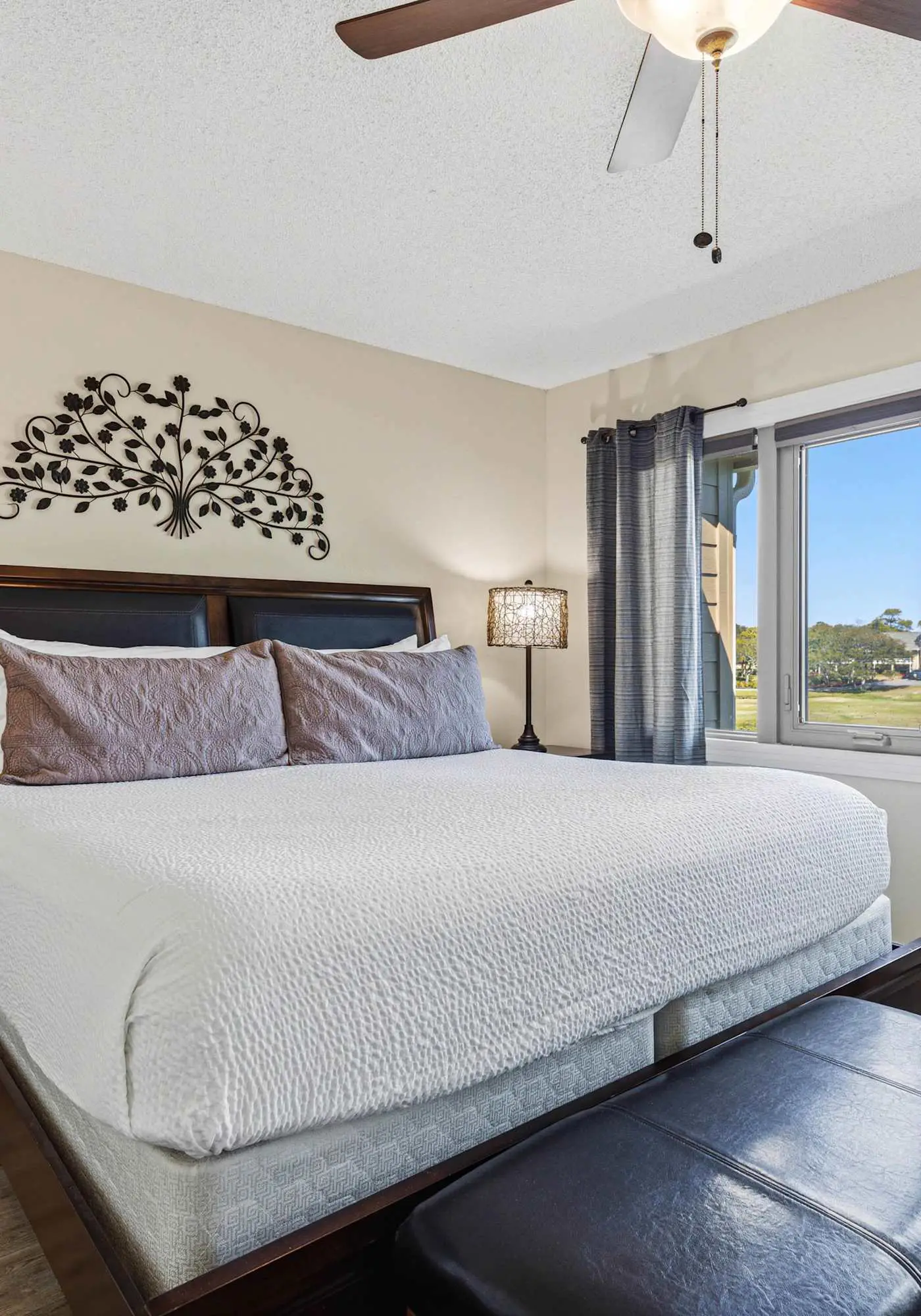 Spacious pet-friendly villa with full kitchen, shared pool & private beach access