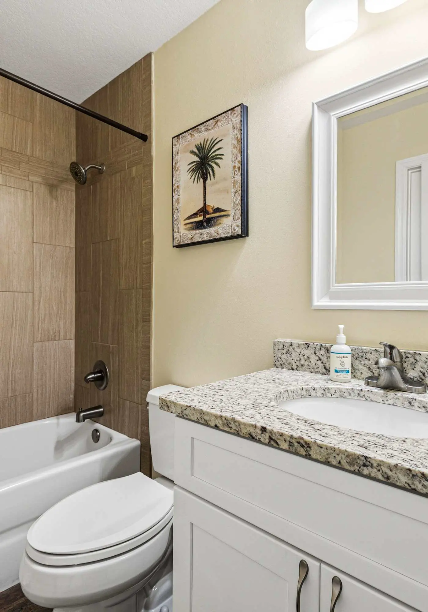 Spacious pet-friendly villa with full kitchen, shared pool & private beach access