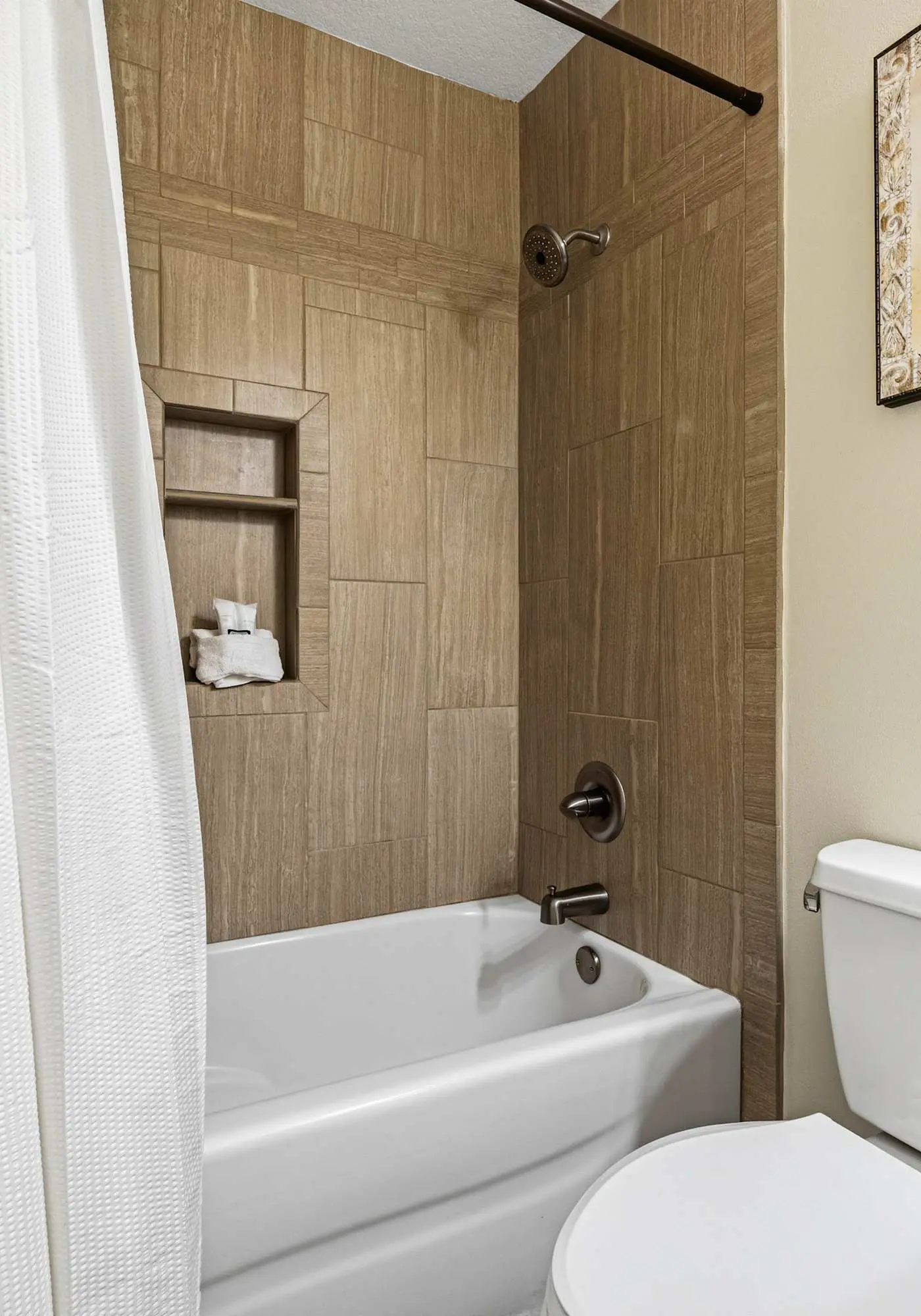 Spacious pet-friendly villa with full kitchen, shared pool & private beach access