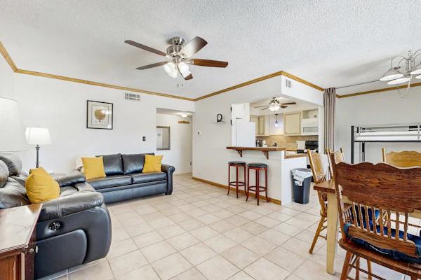 Cozy Coastal Gulf Condo with Shared Pool and Beach Access