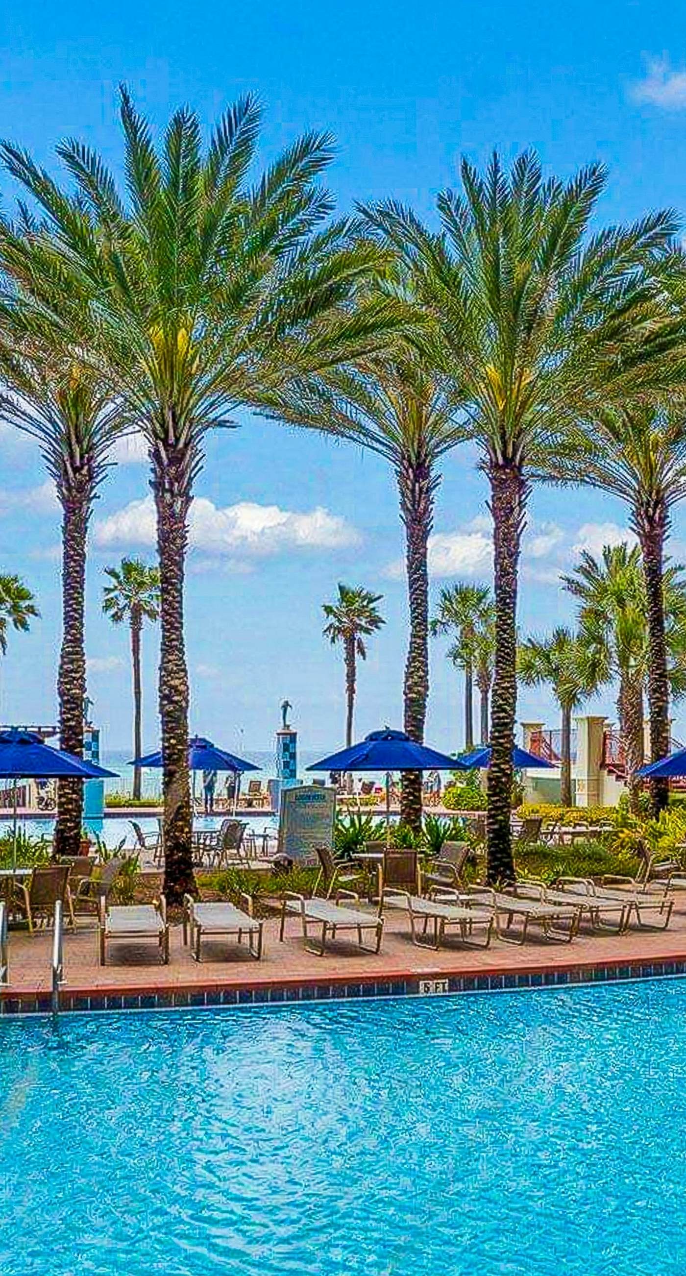 Cozy coastal studio with shared pool, beach access and close to everything