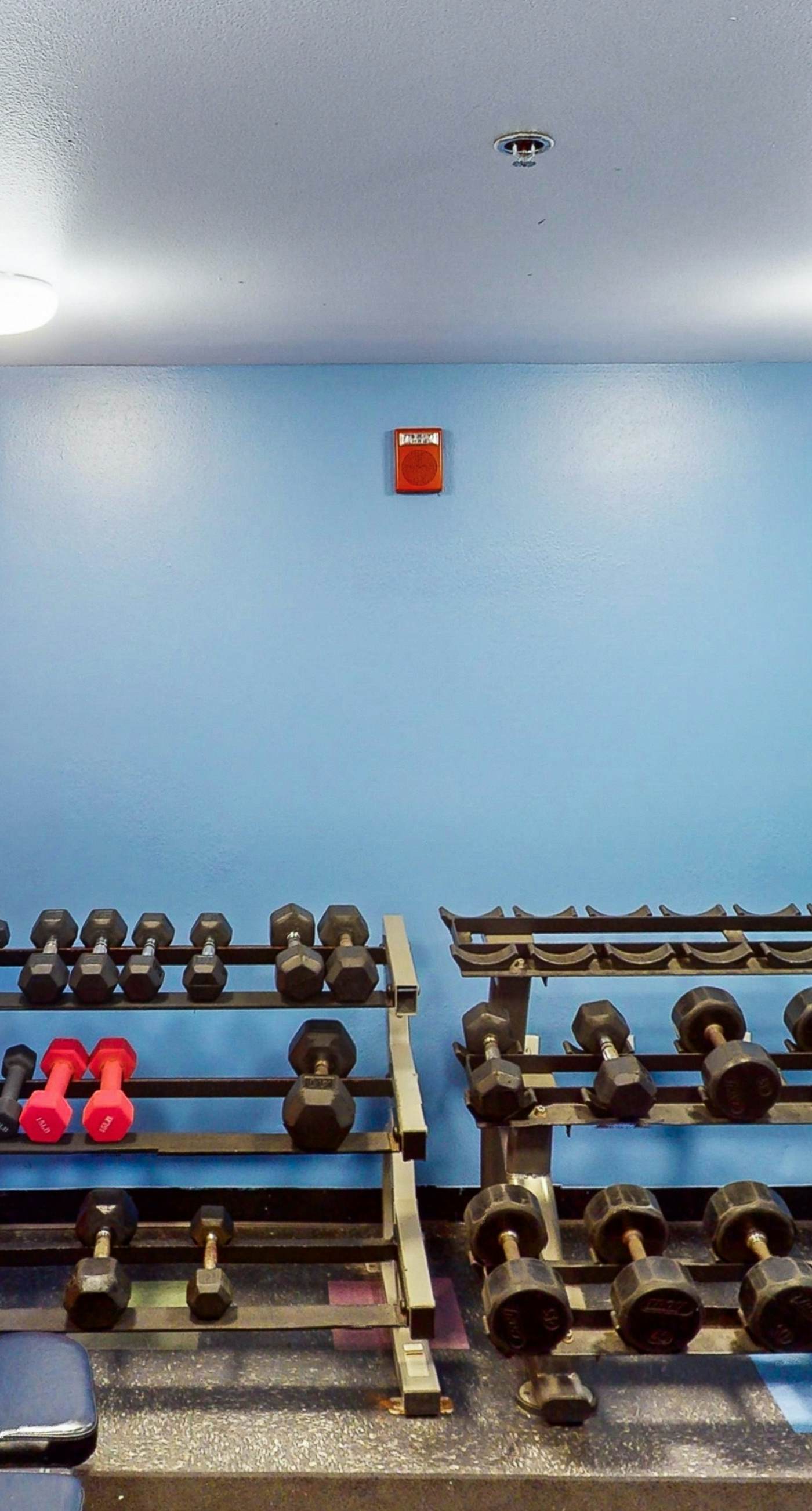 Cozy coastal studio with shared pool, beach access and close to everything