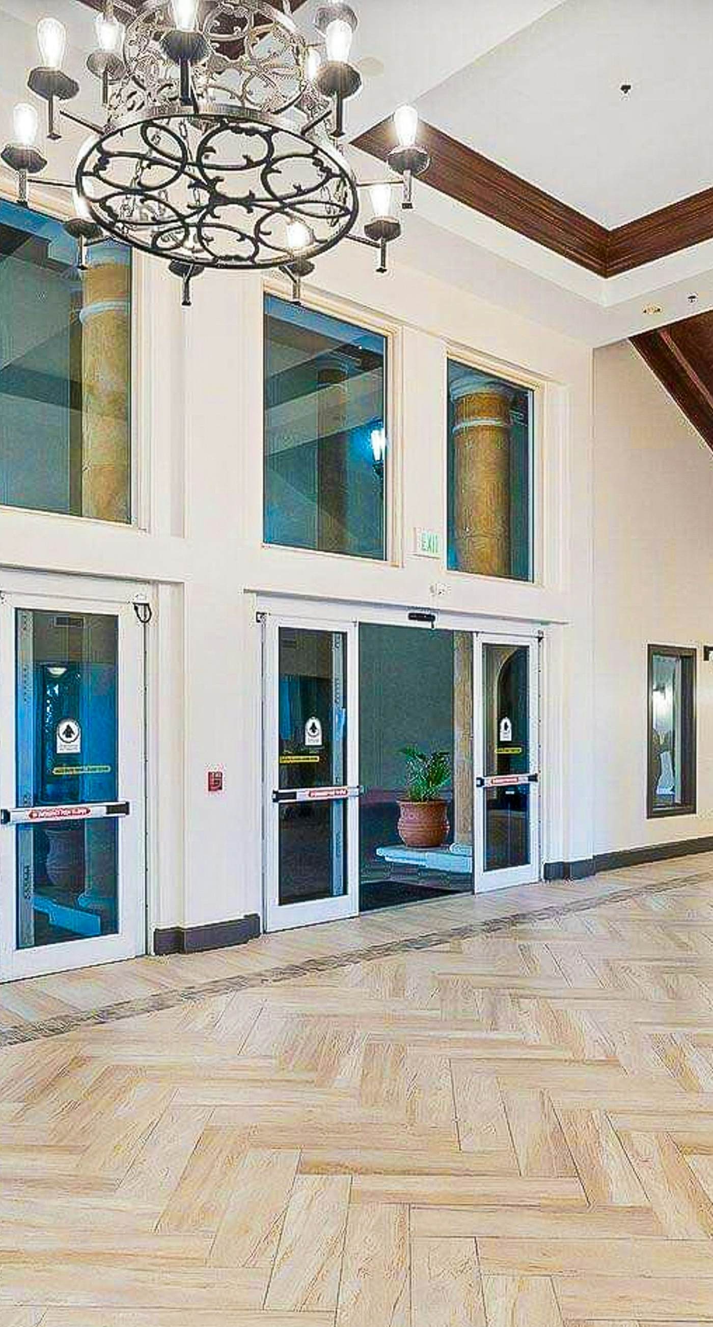 Cozy coastal studio with shared pool, beach access and close to everything