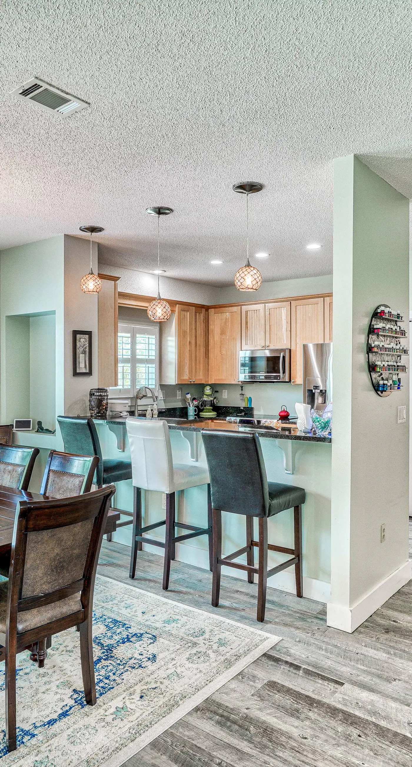 Gorgeous dog-friendly home with private pool & close to everything