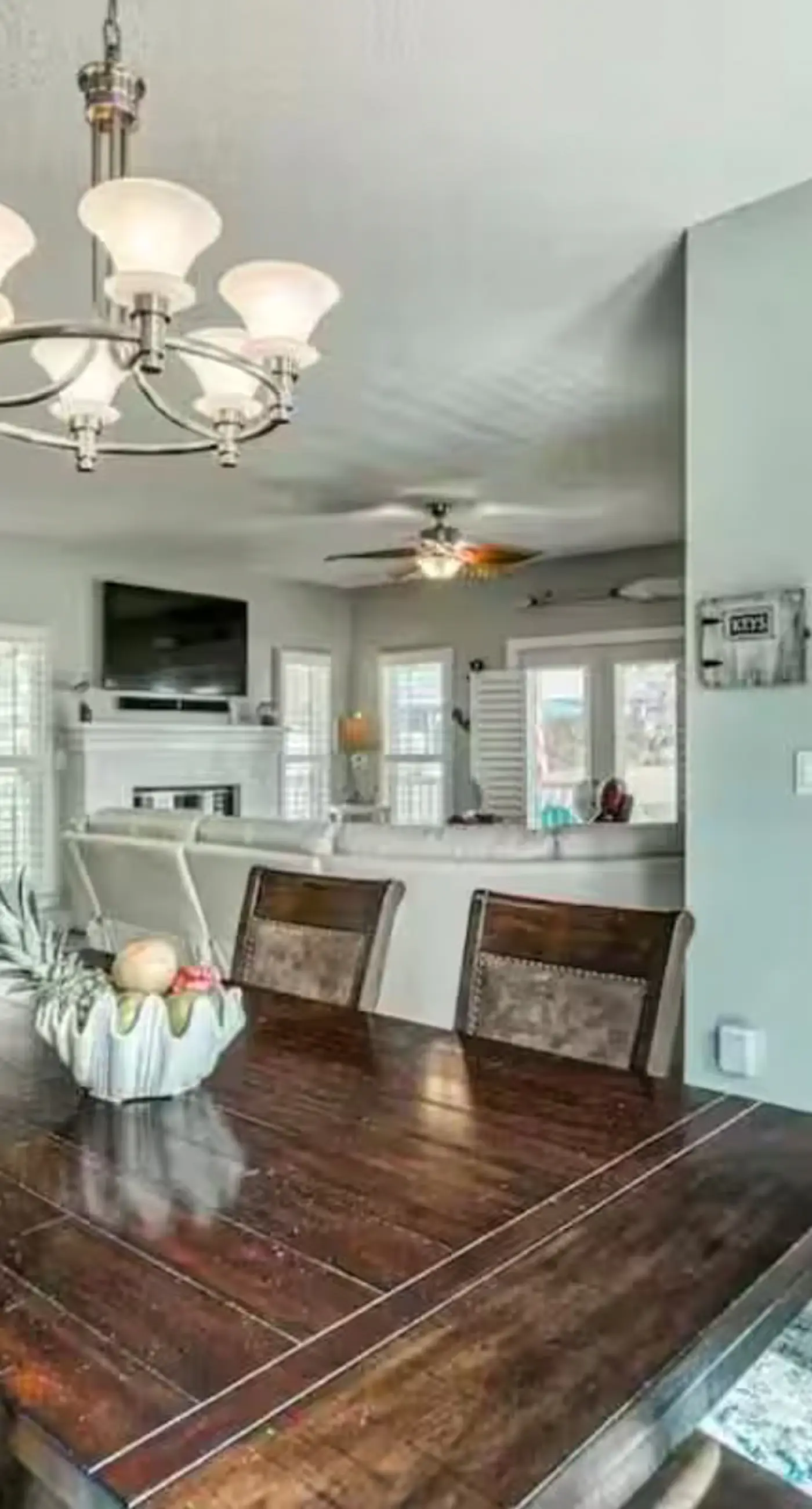 Gorgeous dog-friendly home with private pool & close to everything