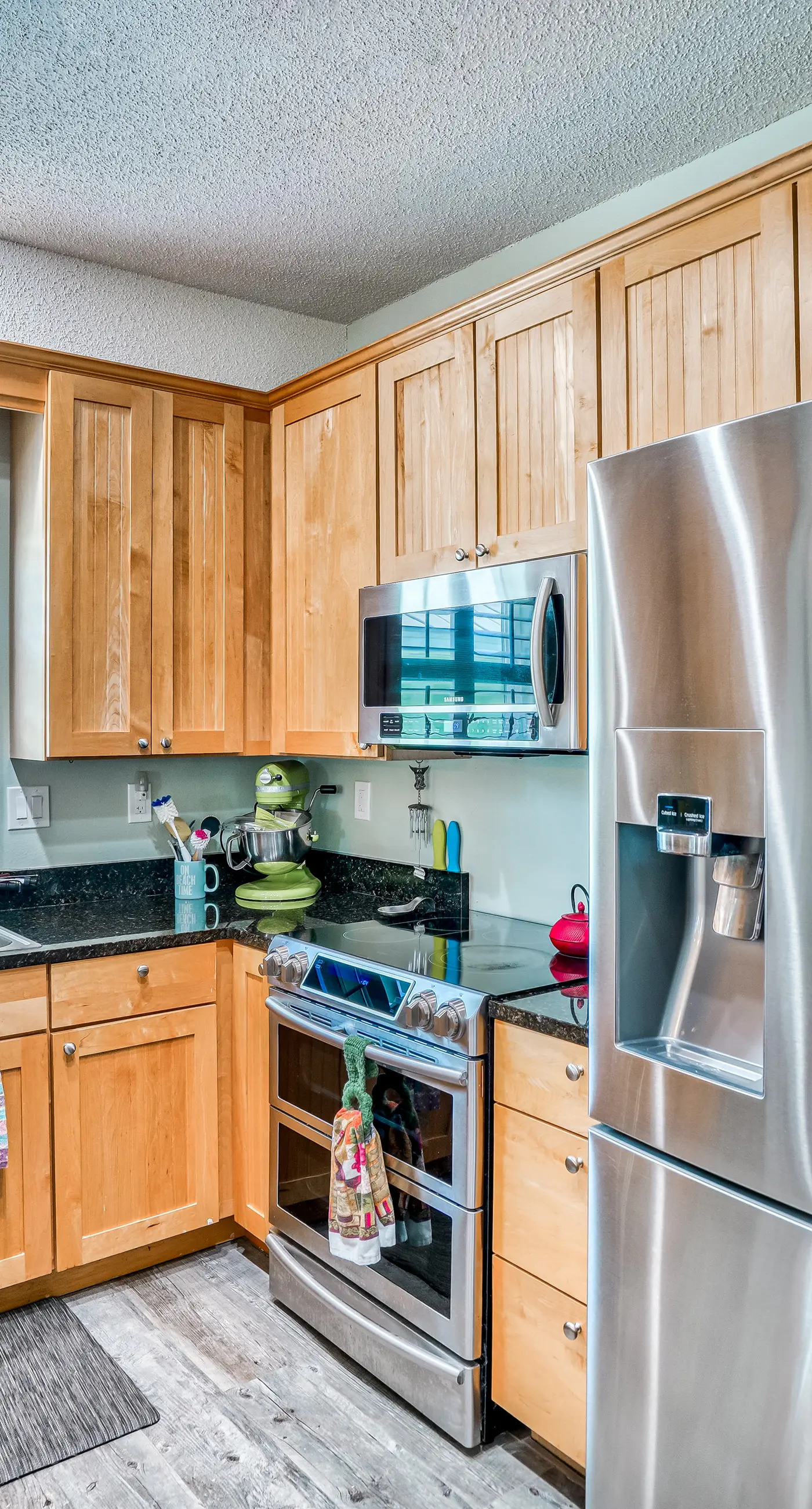 Gorgeous dog-friendly home with private pool & close to everything