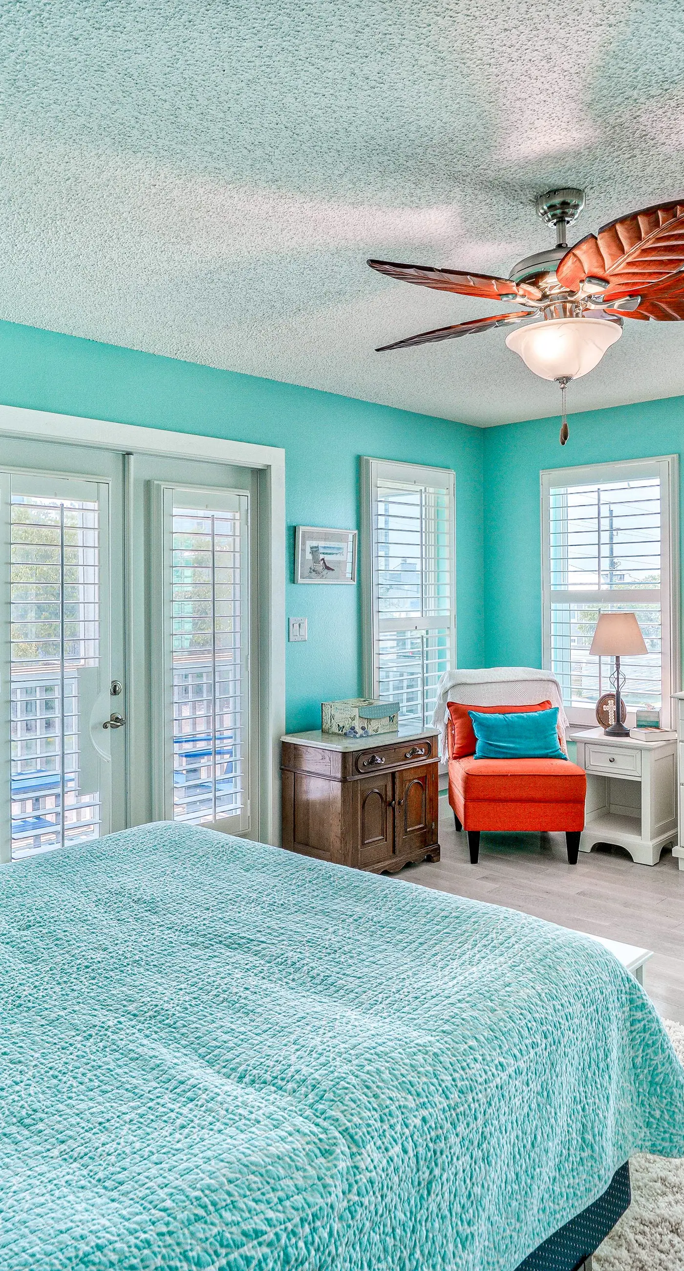 Gorgeous dog-friendly home with private pool & close to everything