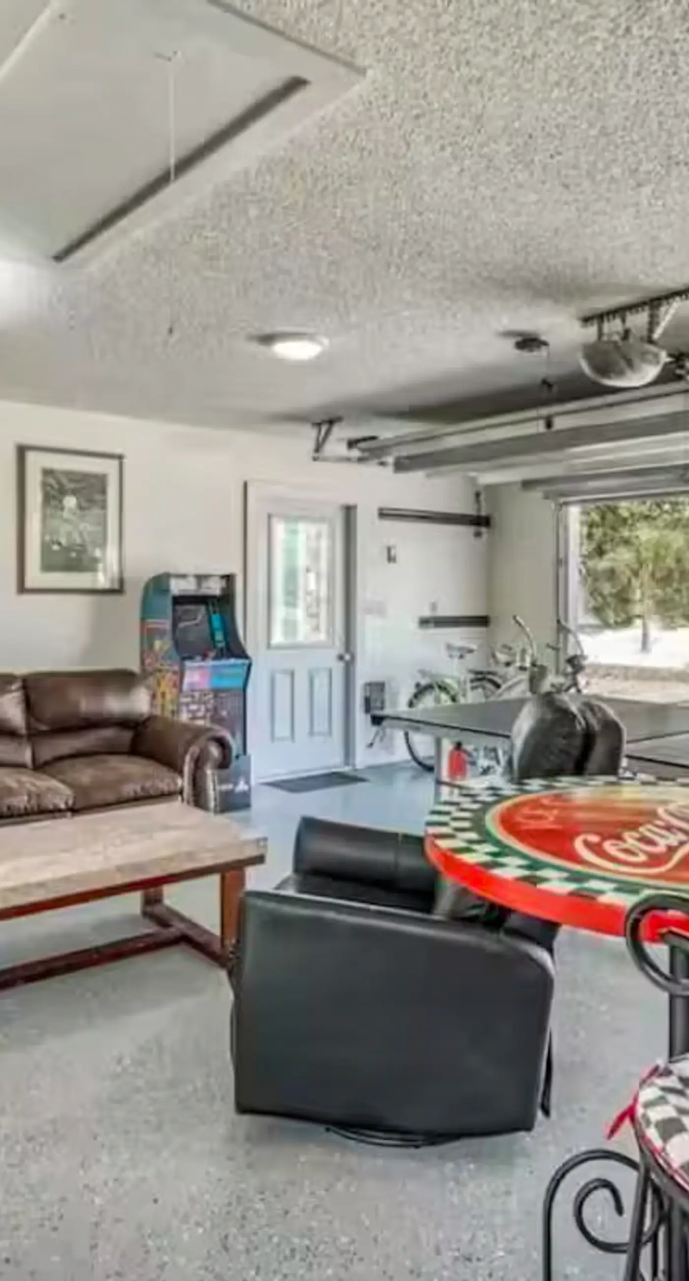 Gorgeous dog-friendly home with private pool & close to everything