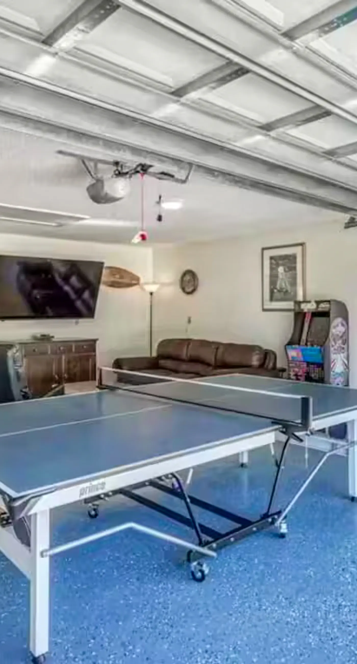 Gorgeous dog-friendly home with private pool & close to everything