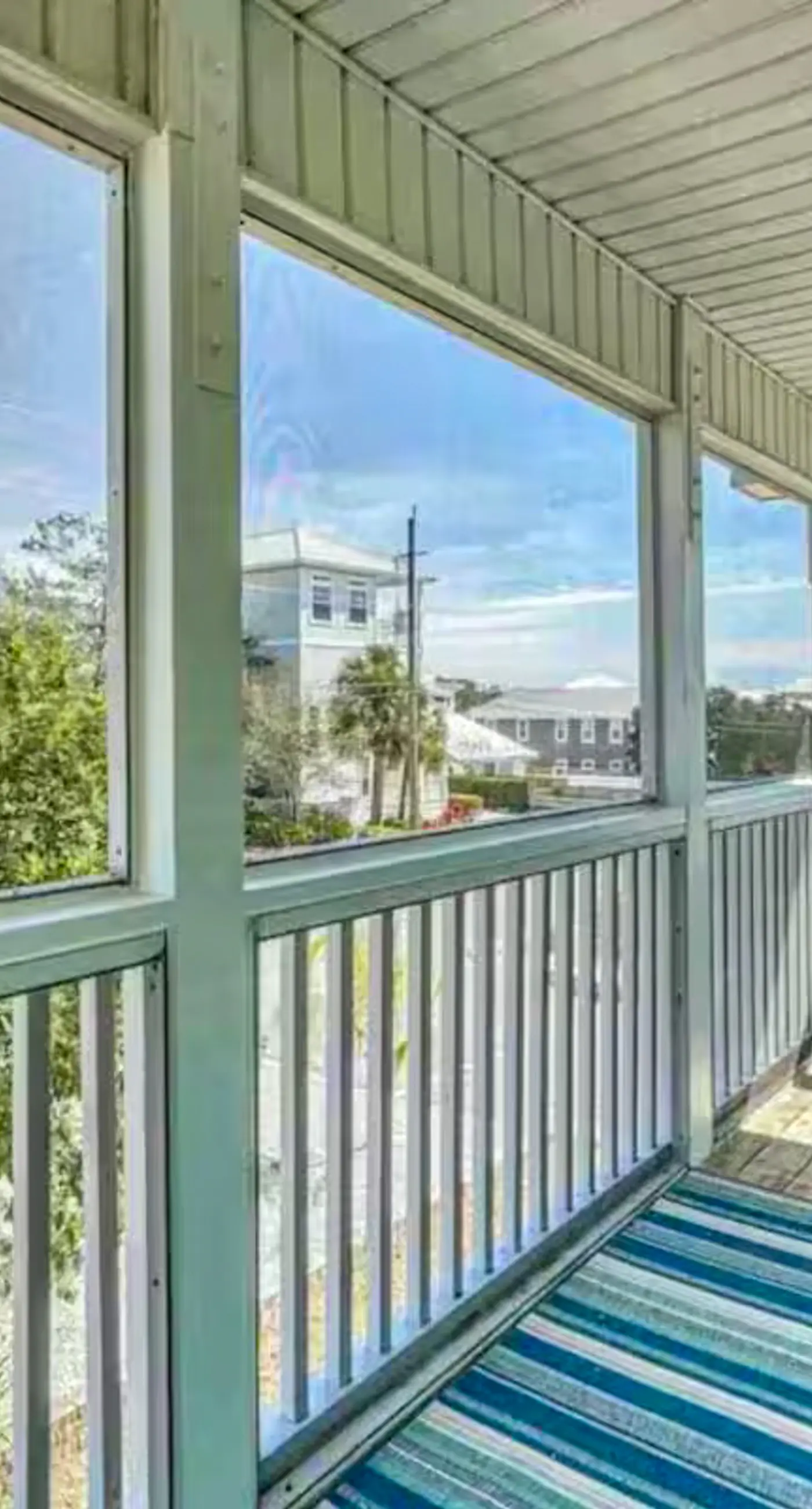 Gorgeous dog-friendly home with private pool & close to everything