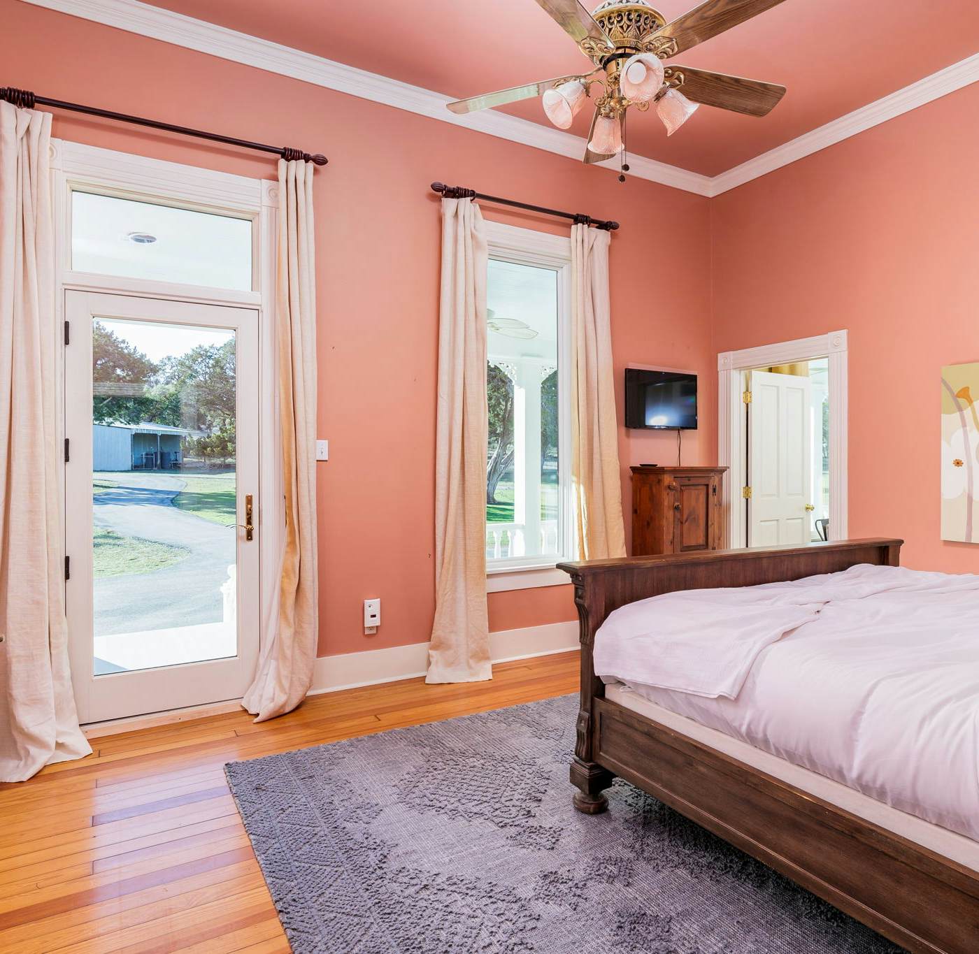 Unique Victorian Estate - The Llama Ranch